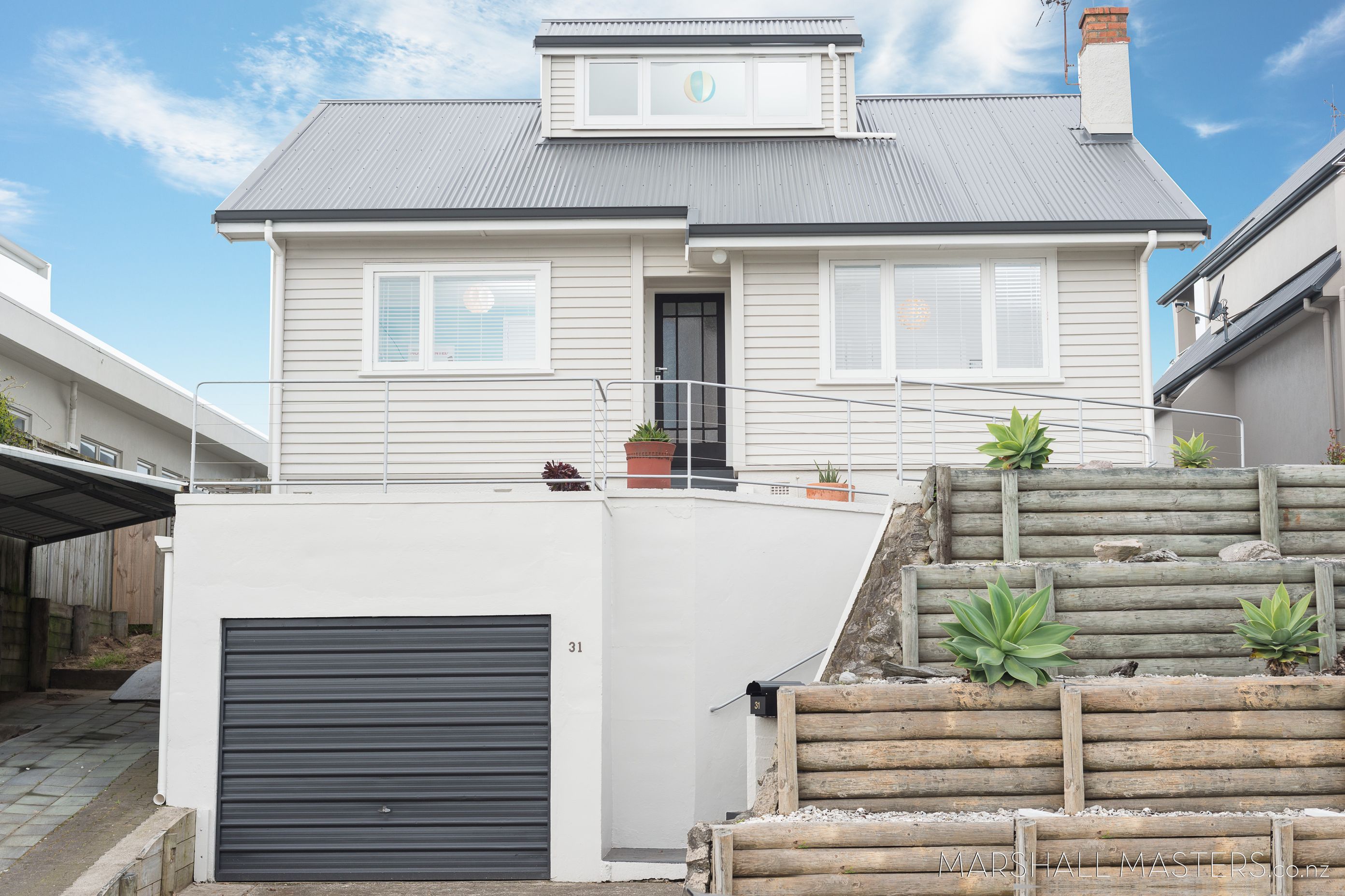 Renovation of Circa 1930s Mount Maunanui Bach