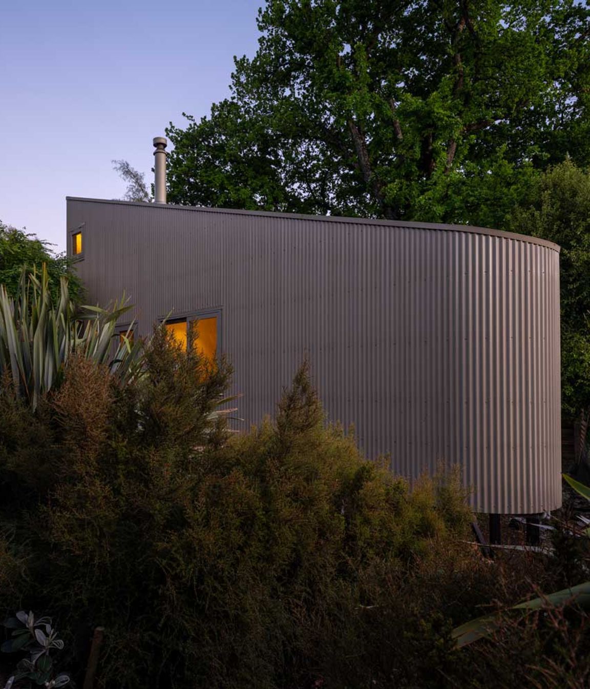 rafe-maclean-architects-kaka-pod-01-main.jpg