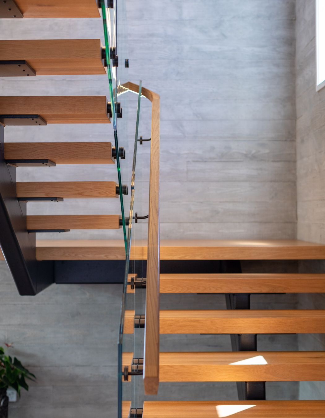 statement-staircase-tauranga-builders.jpg