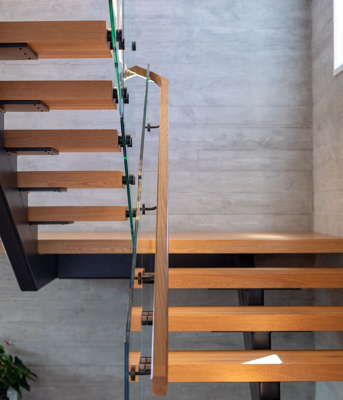 statement-staircase-tauranga-builders.jpg