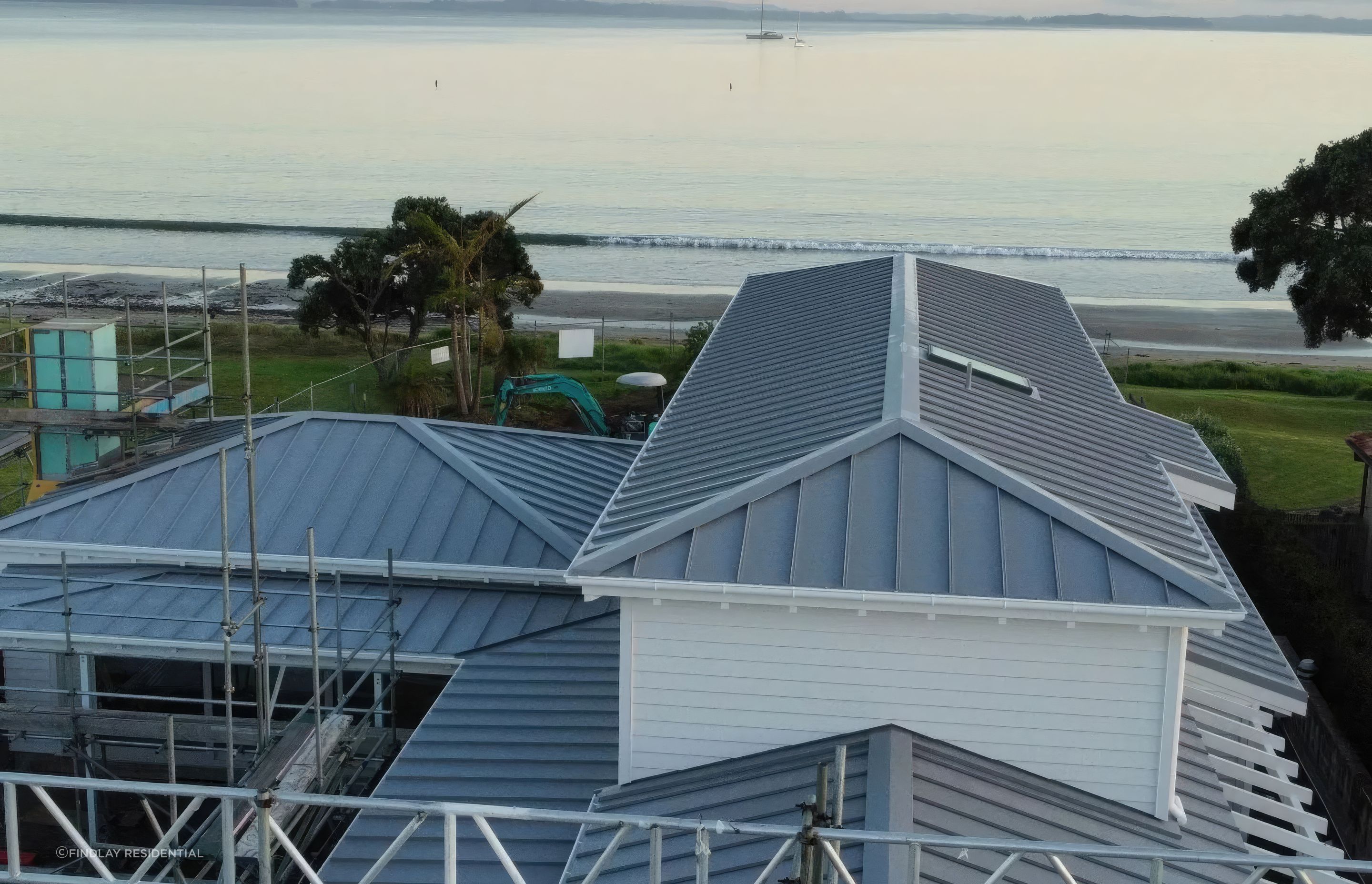upnew-build-findlay-residental-manly-beach-view-AGBq5g5vrzHnLpJD-fix-standard-scale-400x-v3.jpg