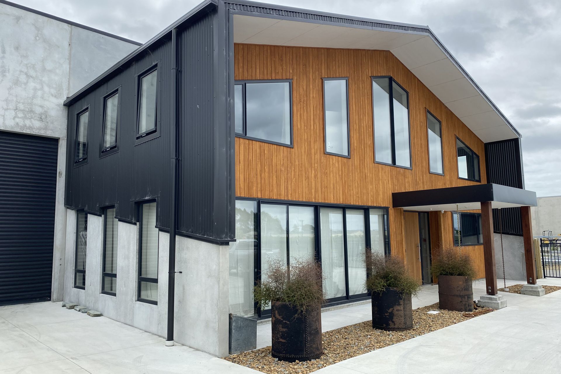 Kingsford Smith Commercial