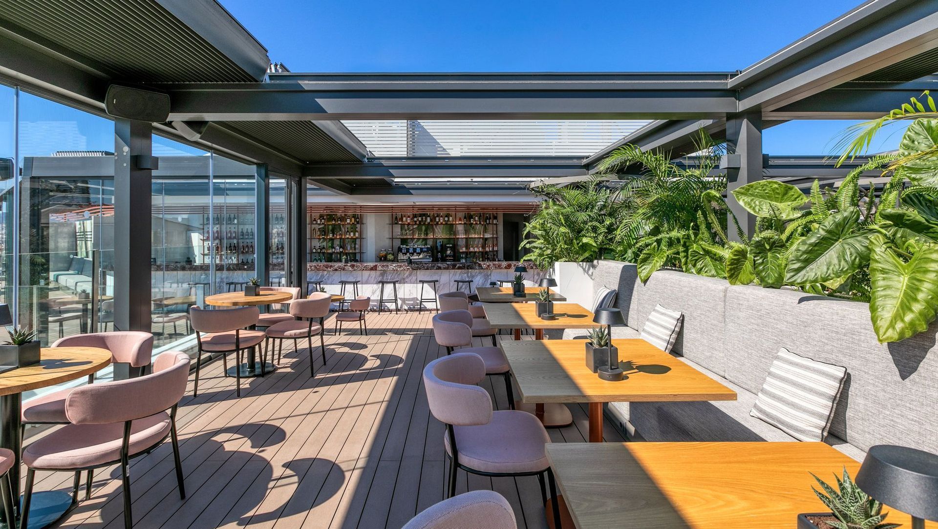 Roof Top Dining banner