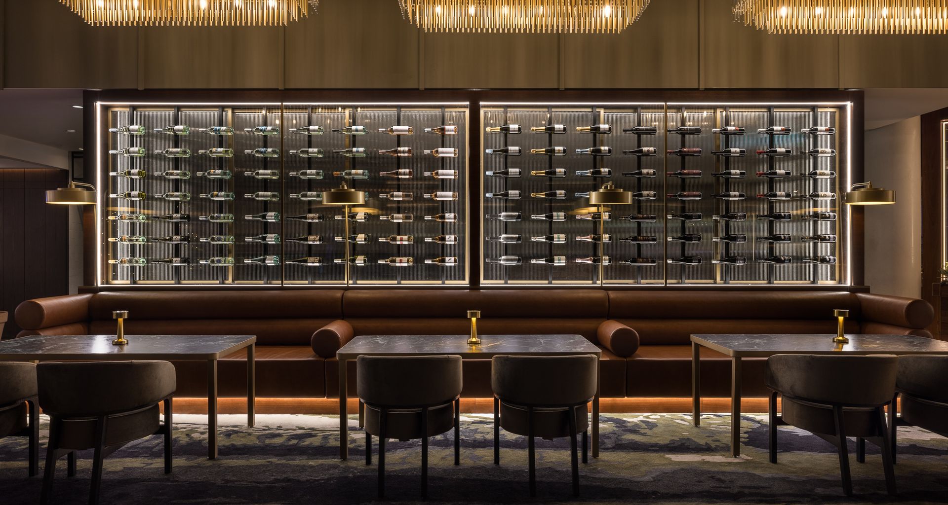Cocktail lounge