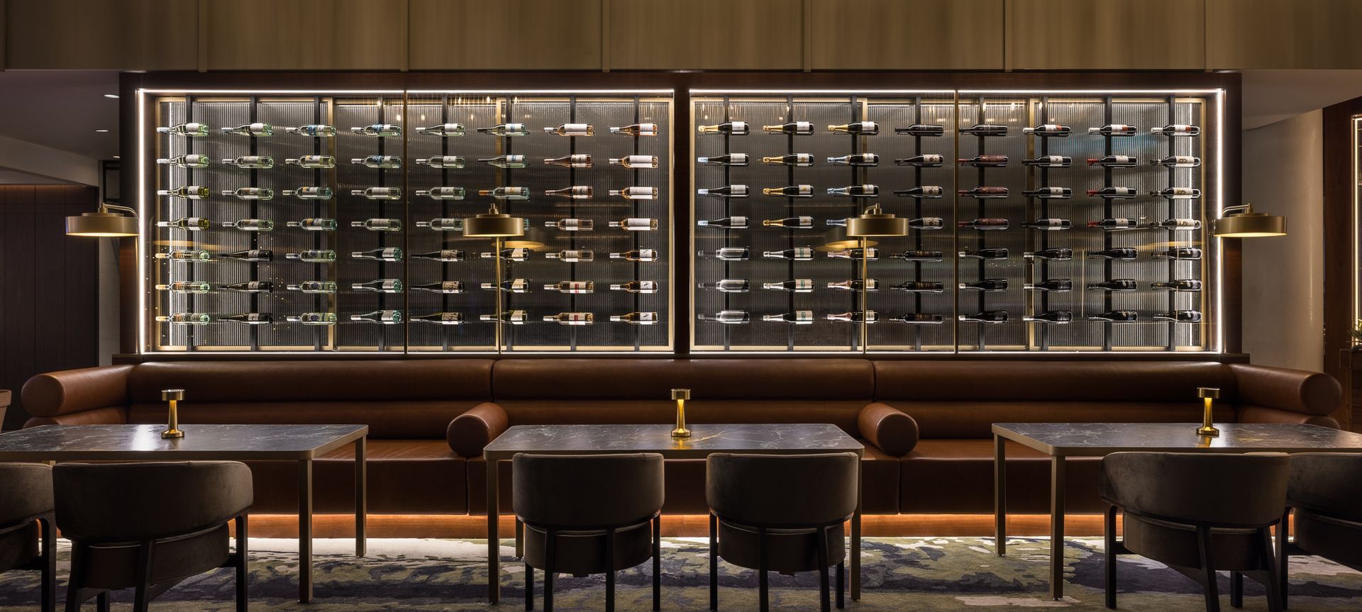 Cocktail lounge