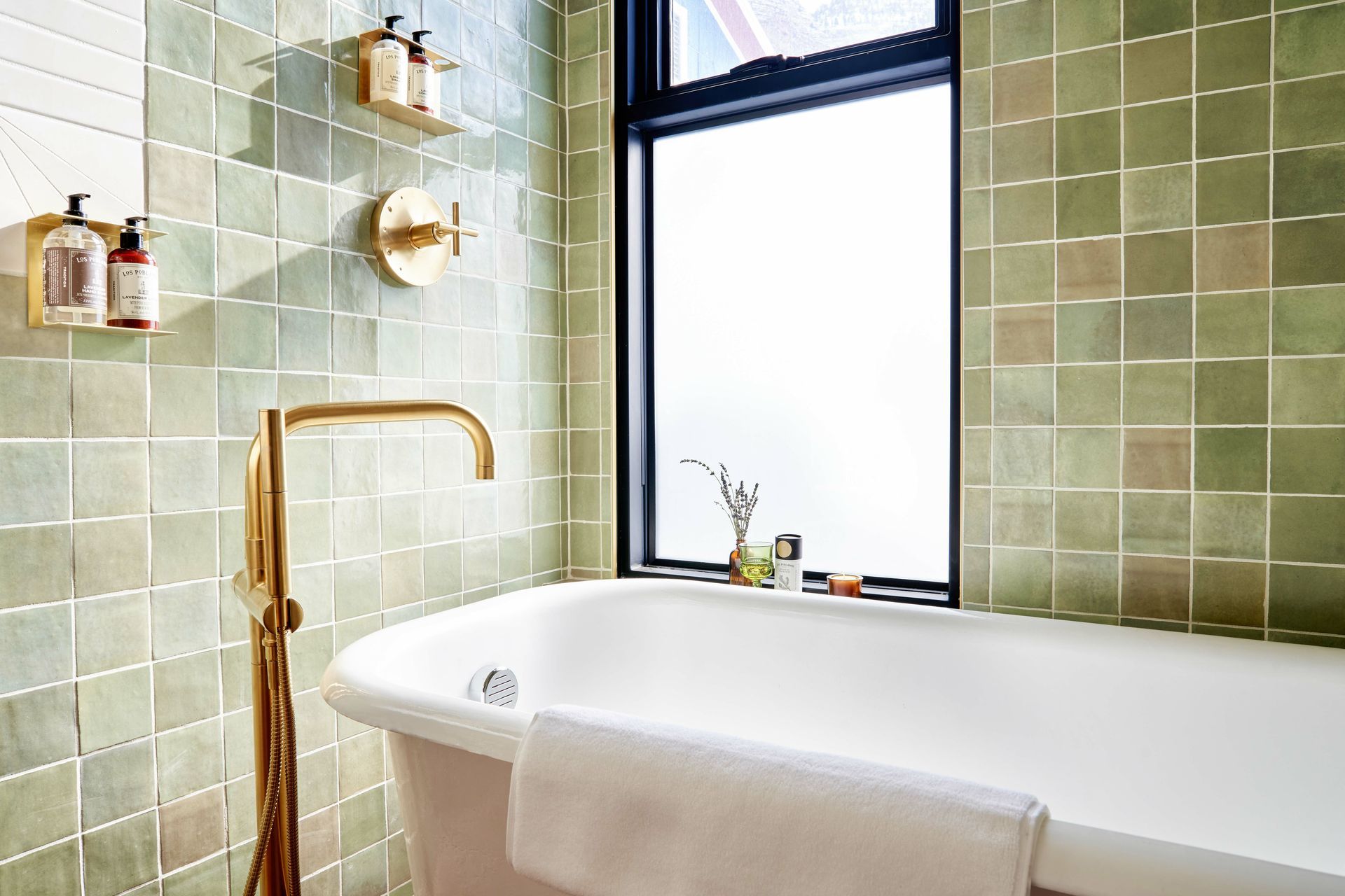 166WerkCreativeWesternHotelKing-Bathroom72DPI.jpg