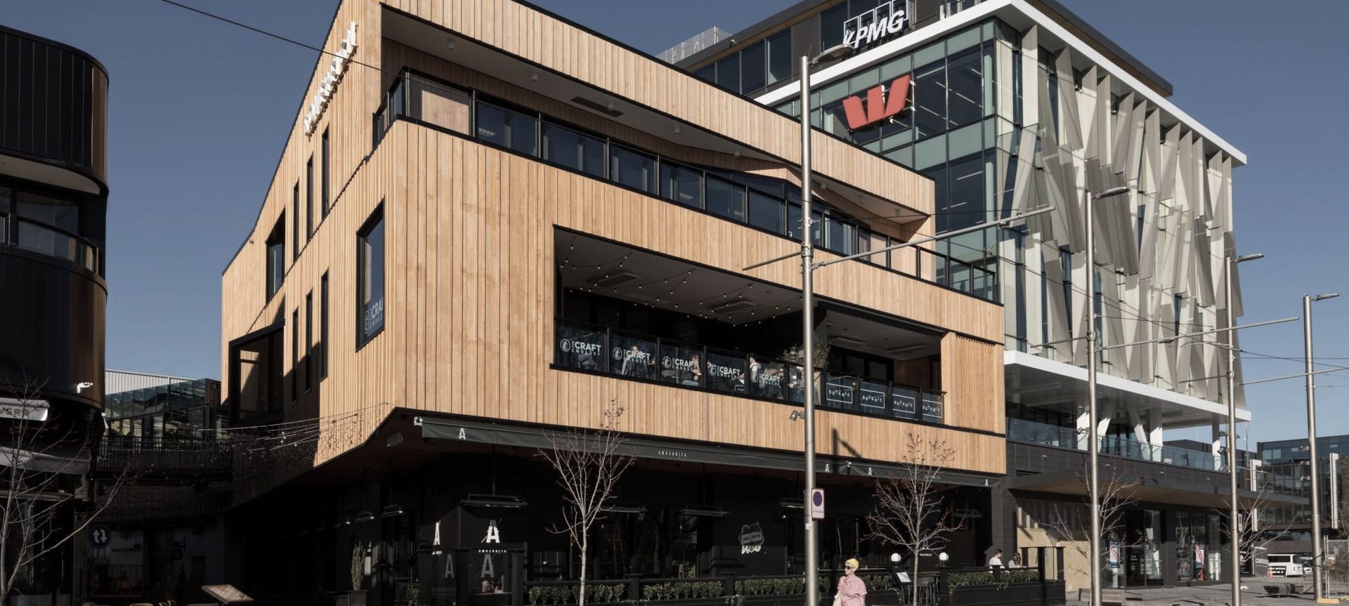 Amazonita, Christchurch banner