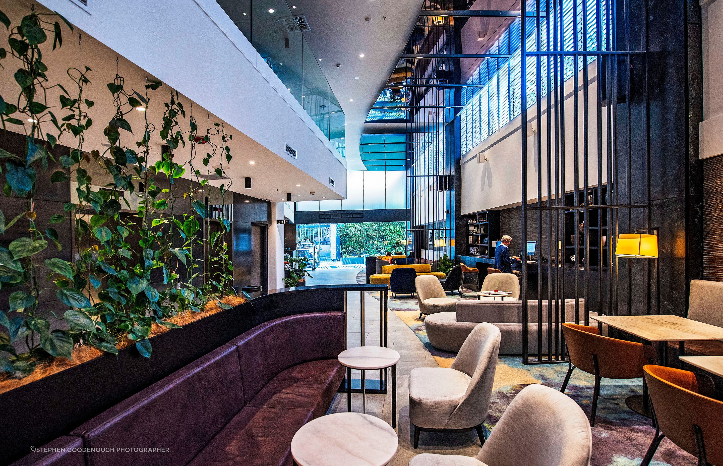 C-Four-Points-Lobby-020.jpg
