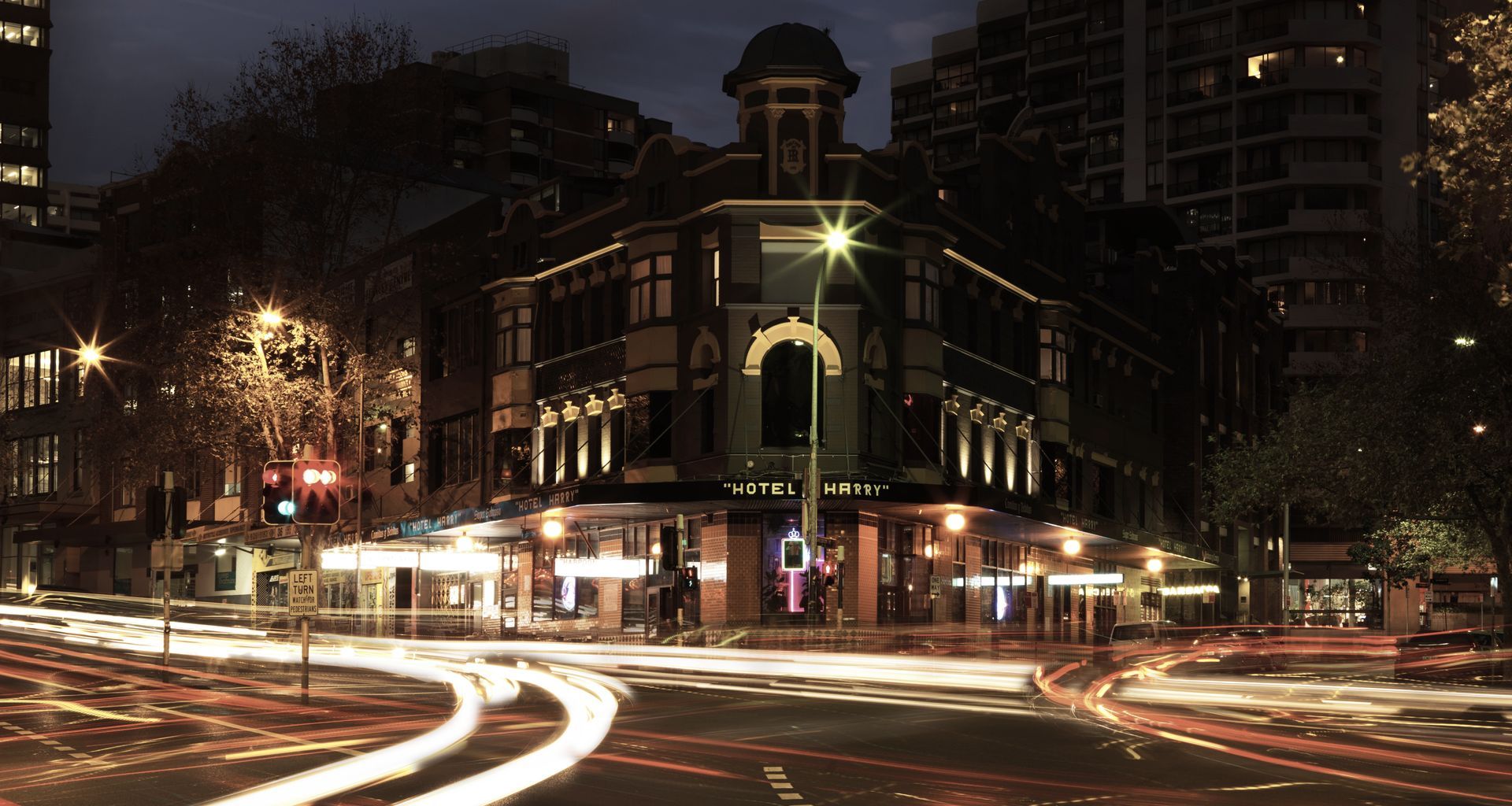Hotel Harry banner