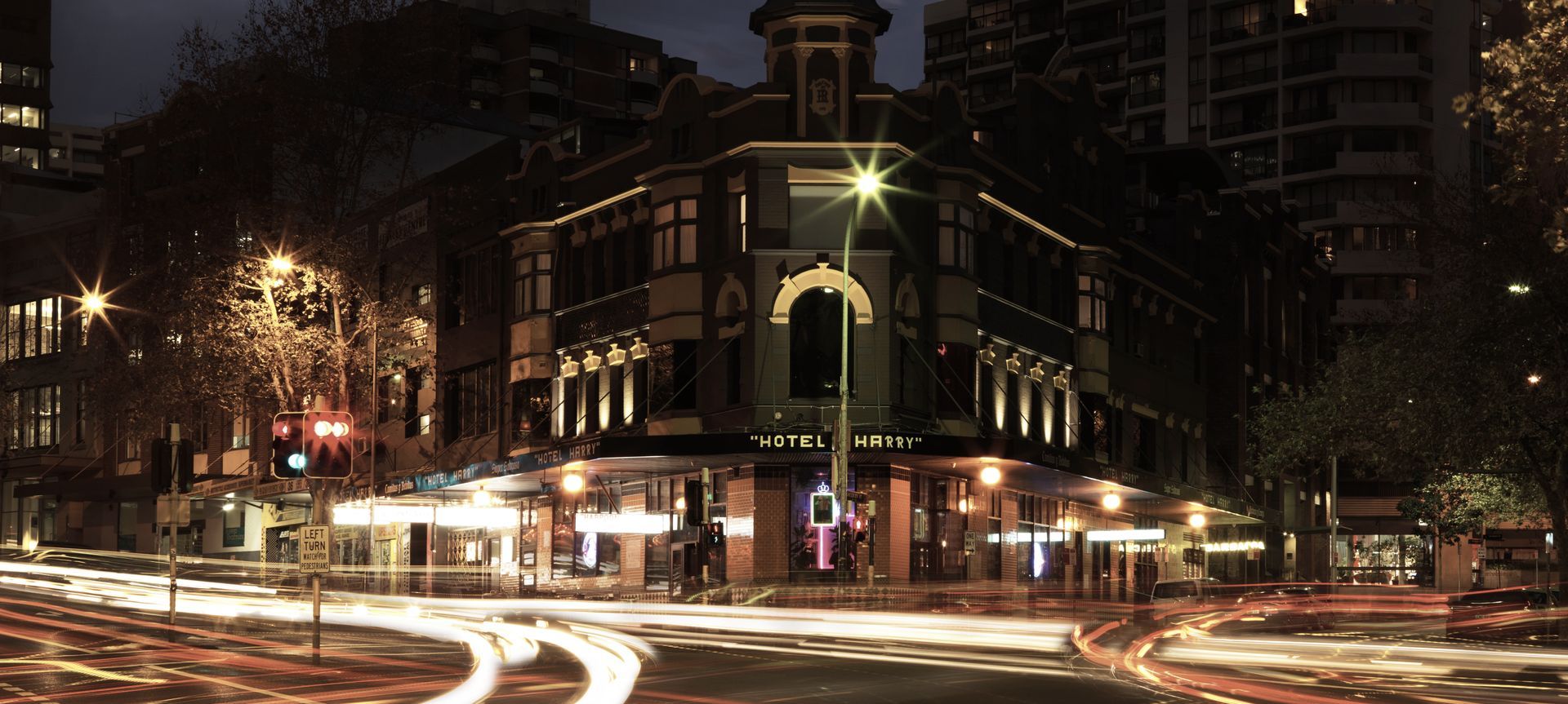 Hotel Harry banner