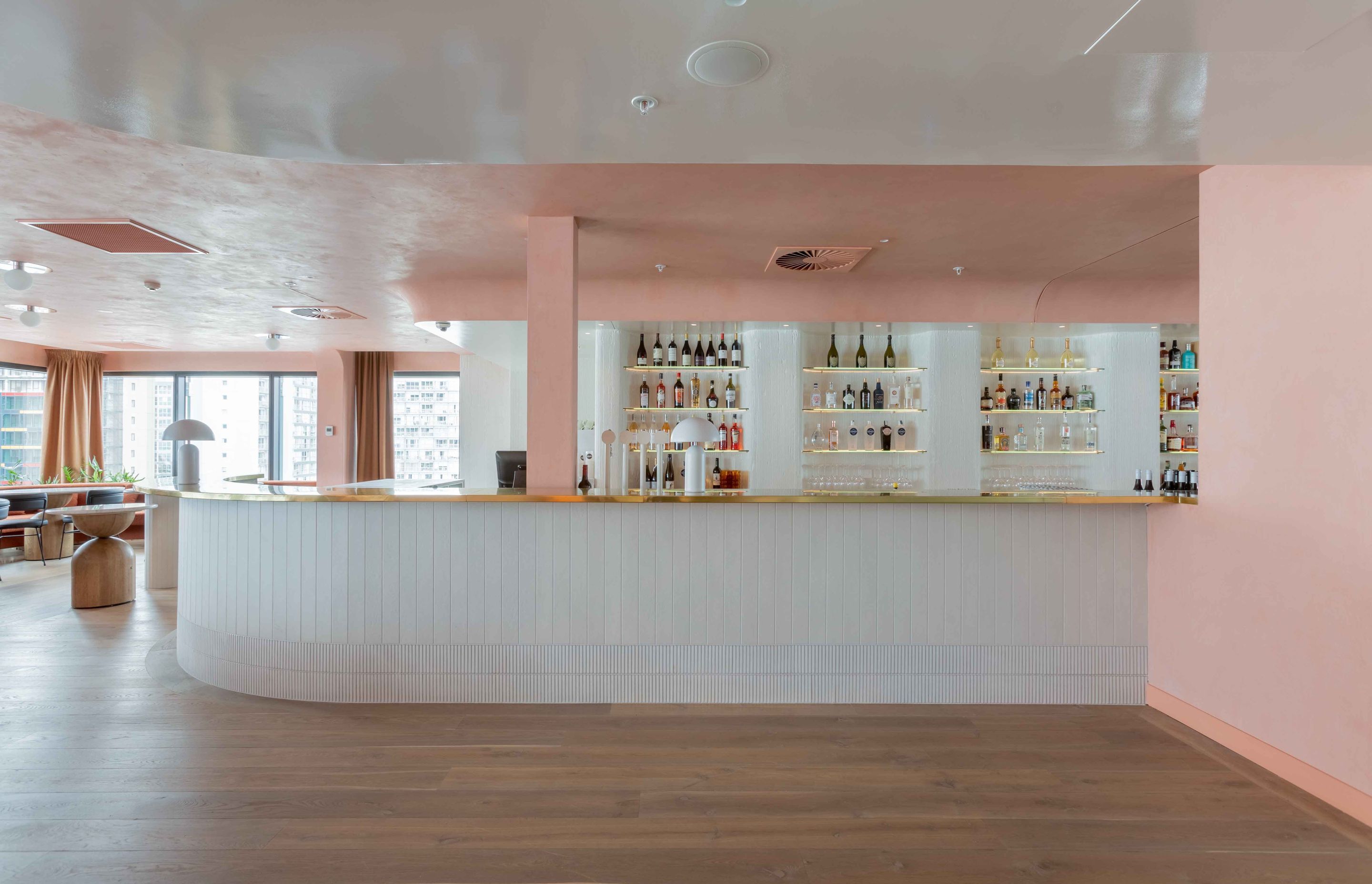 Sunset Bar, Sudima Hotel