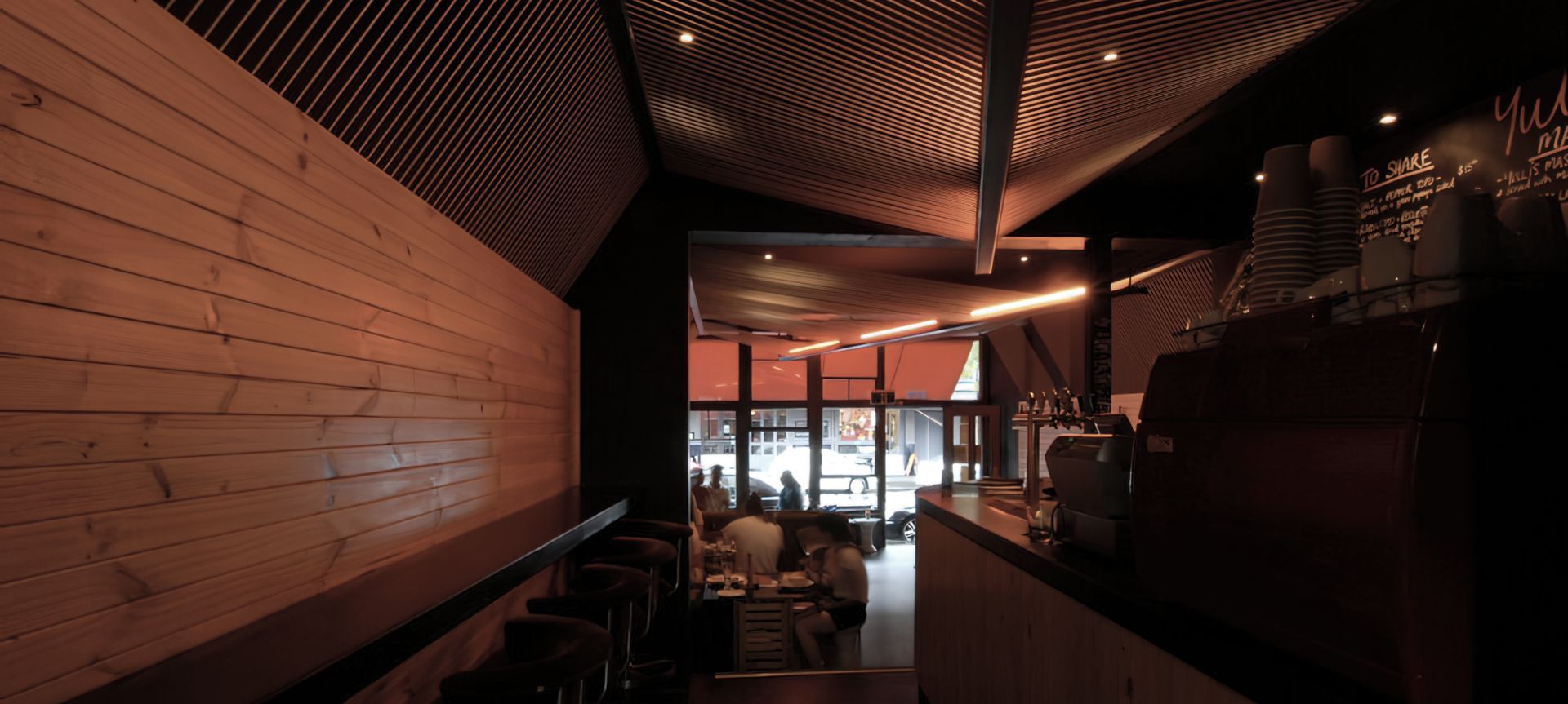 Yulli’s Bar & Restaurant banner