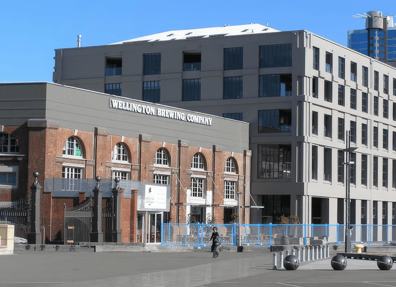 Shed 22, Mac's Brew Bar