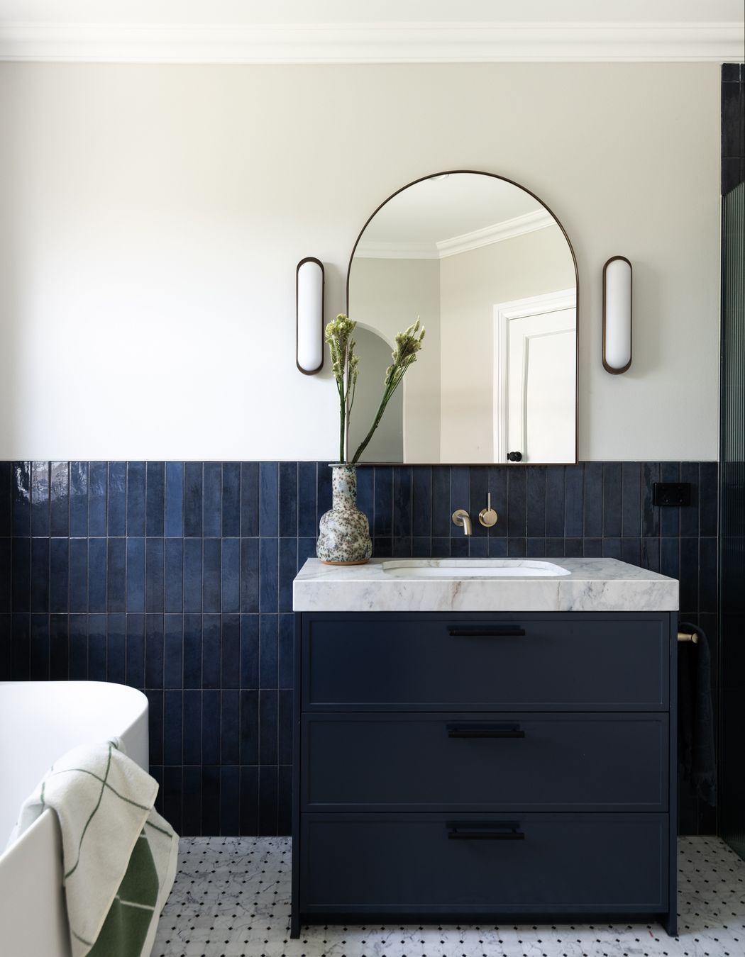 9-ANNIEBOWENedgecliff053.jpg