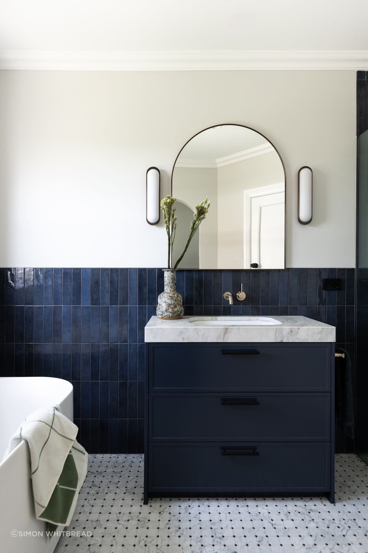 9-ANNIEBOWENedgecliff053.jpg