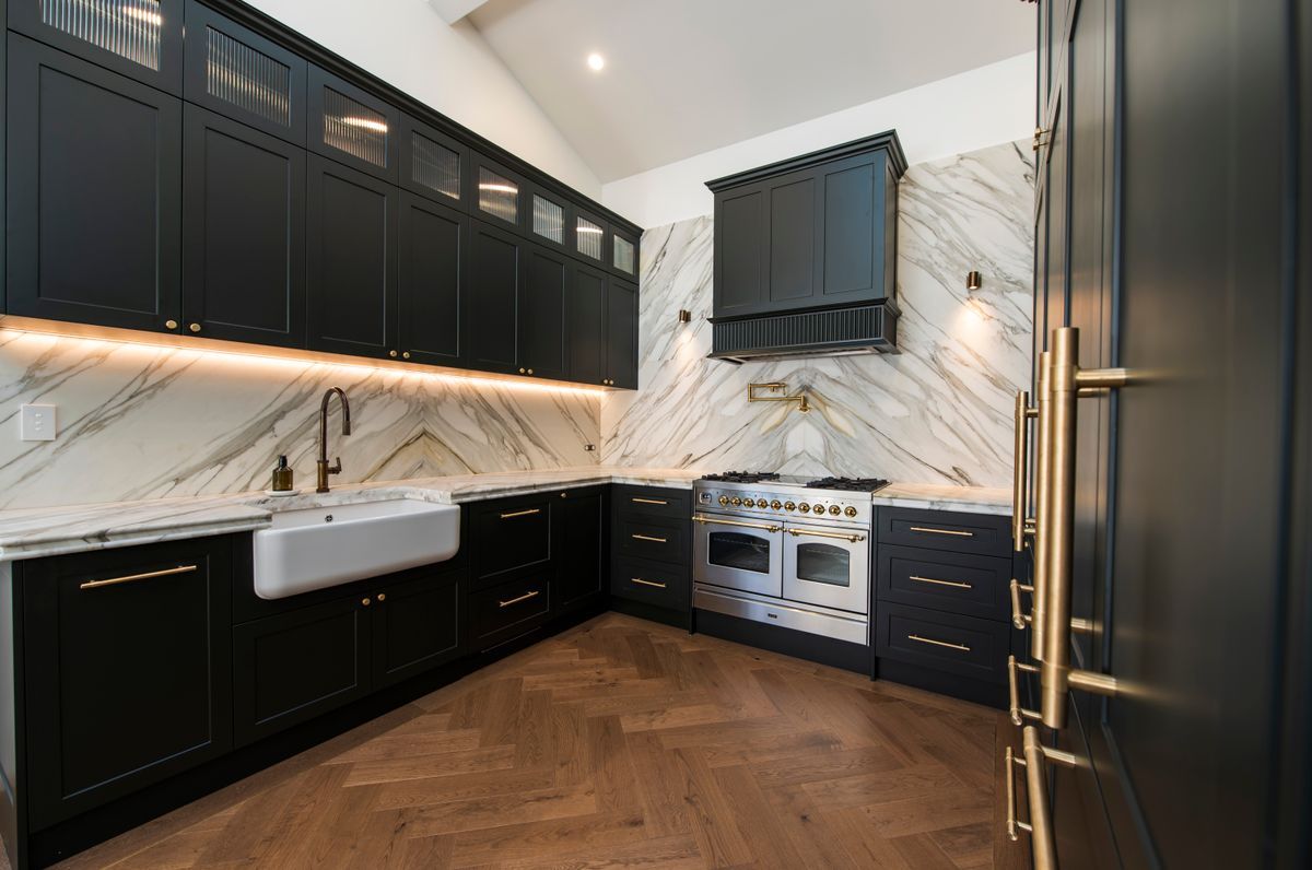 Bold in Black and Gold, Newport