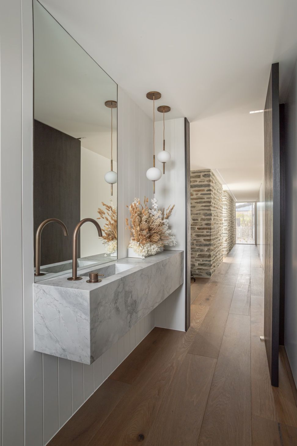 0M5A8901-Super-White-Calacatta-Marble-scaled-jpg-ap-compressed.jpg