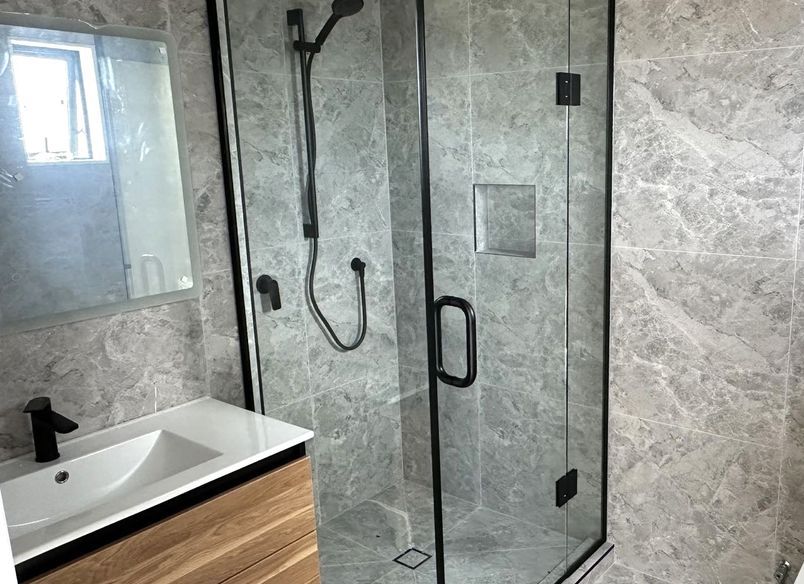 Damn Good Tiling - full tiled bathroom