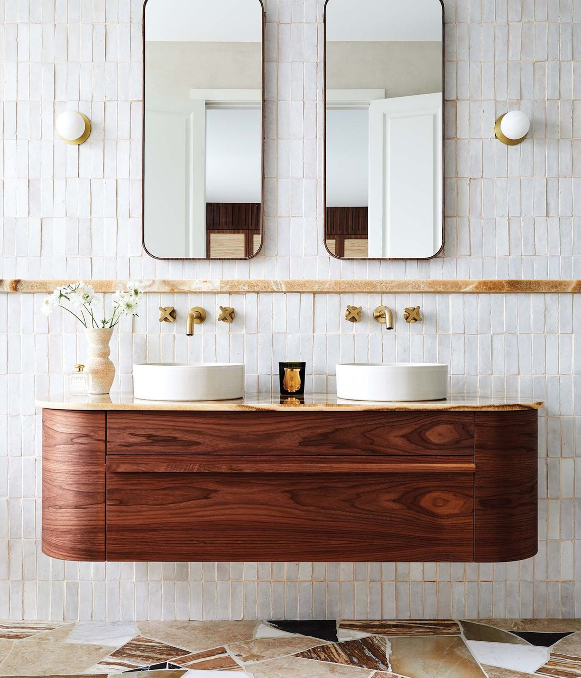 1646630742694neutral-bathroom-scaled.jpg