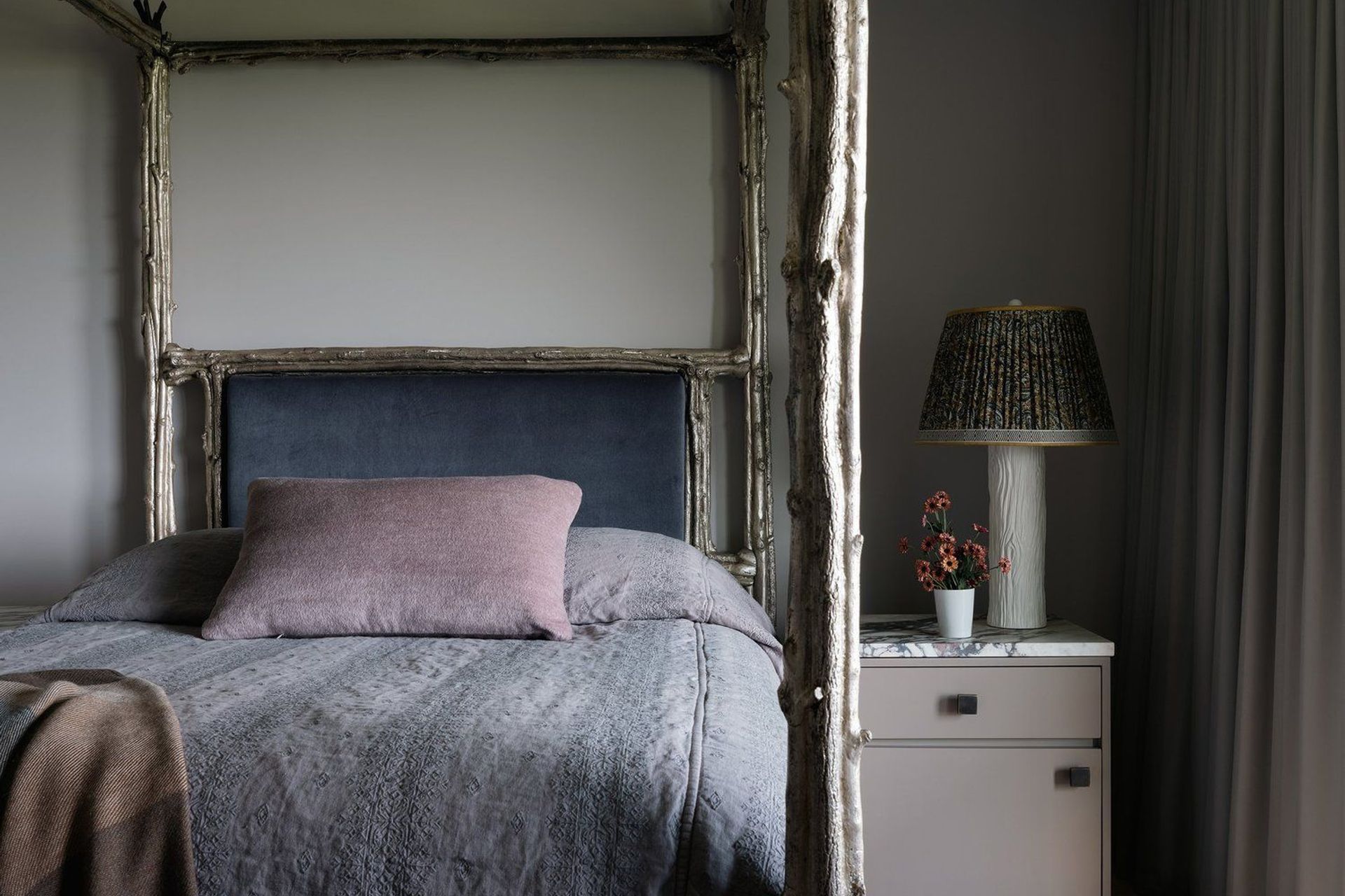 18WestLakeHillsPhoenixCuppettKilpatrickArchitectureandInteriorDesignAustinATXArchitectsatx-moody-bedroom-architects.jpg