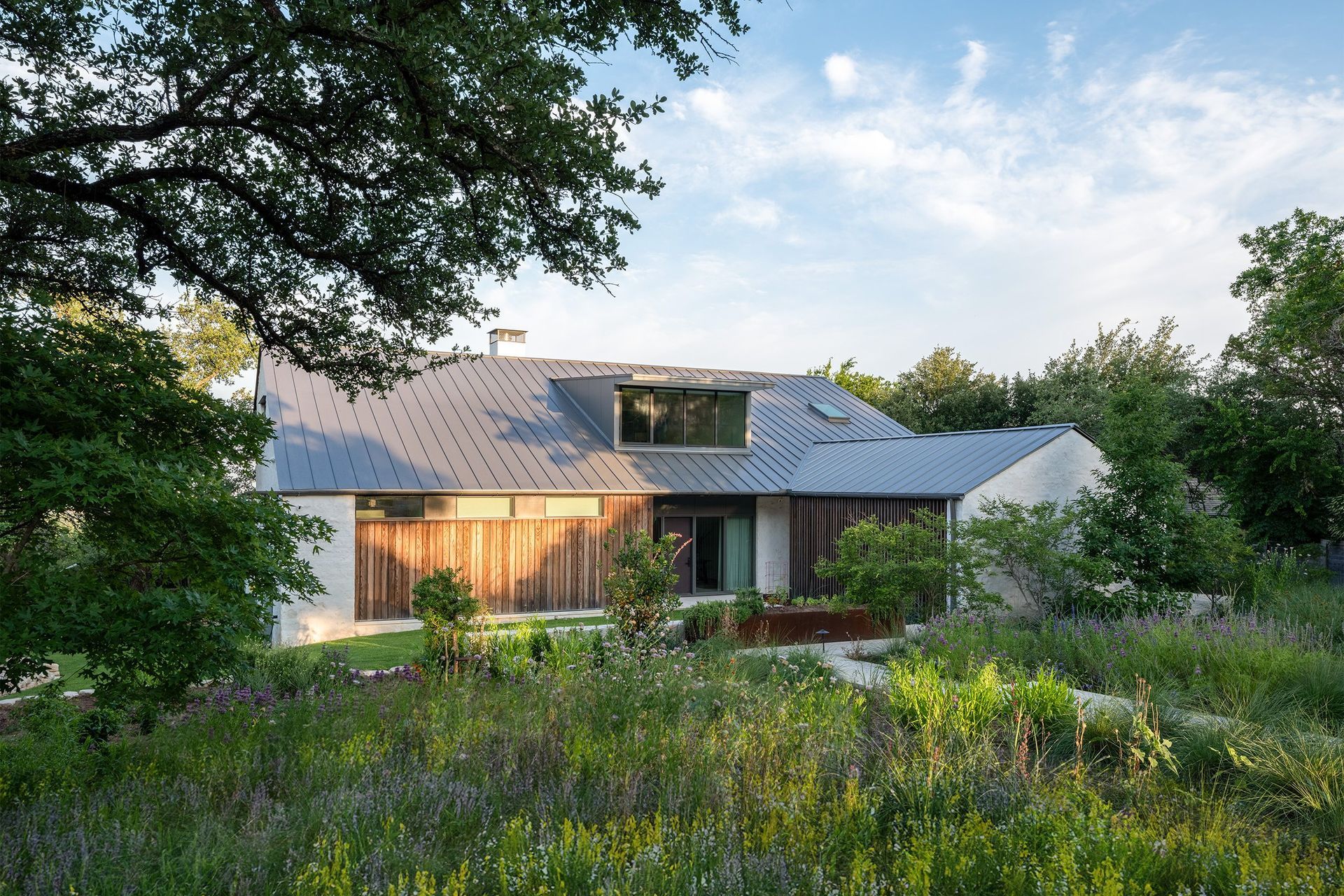 20WestLakeHillsPhoenixCuppettKilpatrickArchitectureandInteriorDesignAustinATXArchitectsexterior-custom-home-austin.jpg