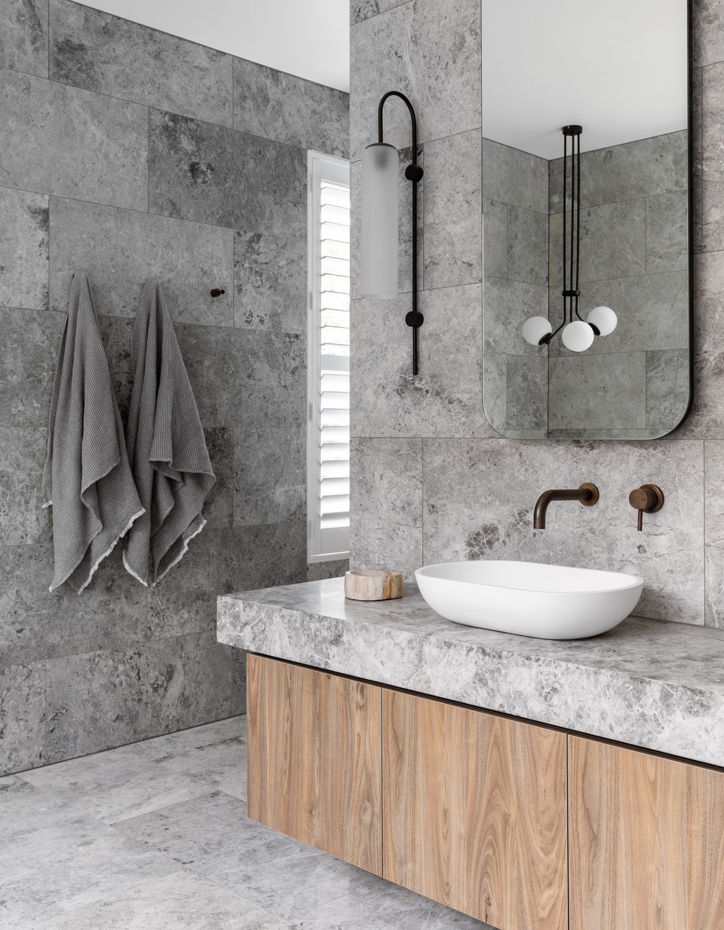 PHOTOGRAPHER: ELISE SCOTT