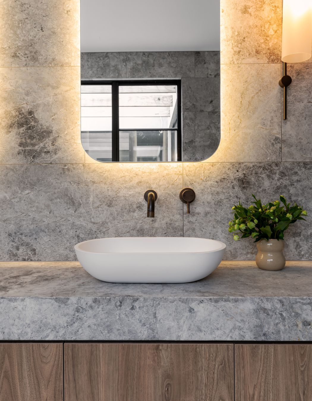 PHOTOGRAPHER: ELISE SCOTT