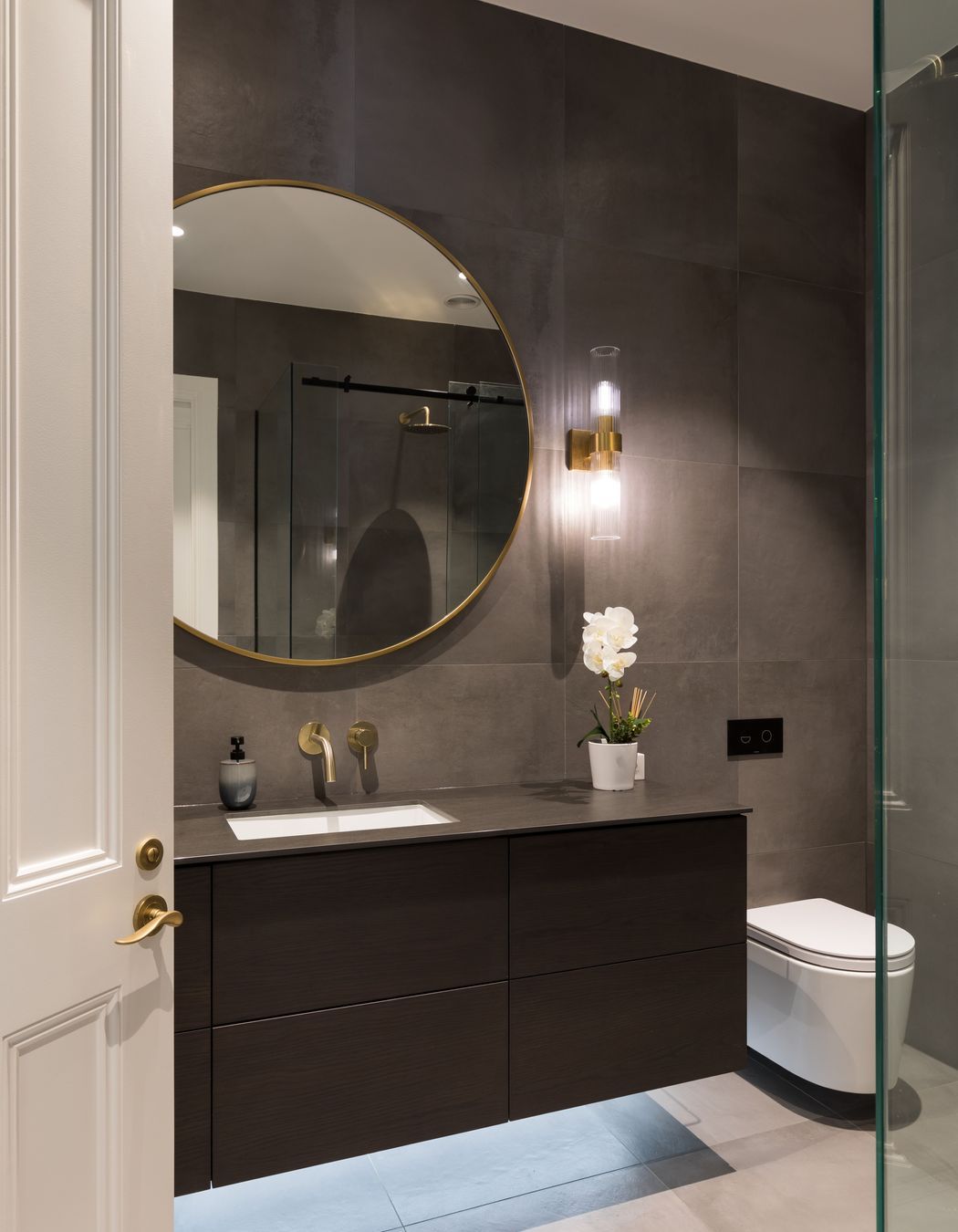 Georgina Street, Freemans Bay, Main Bathroom