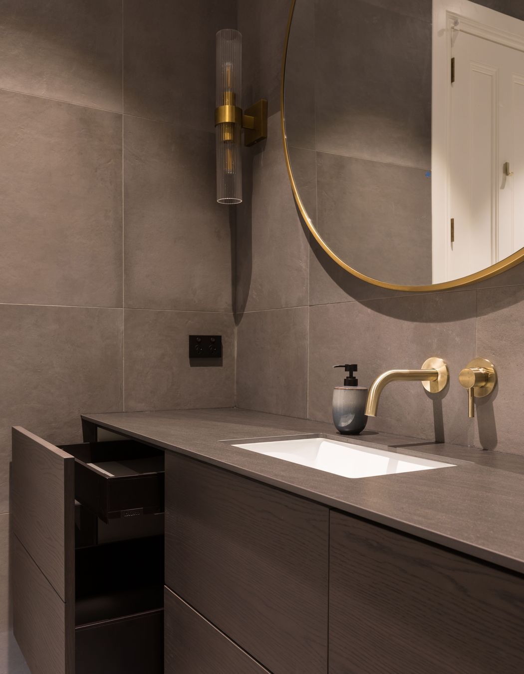 Georgina Street, Freemans Bay, Main Bathroom