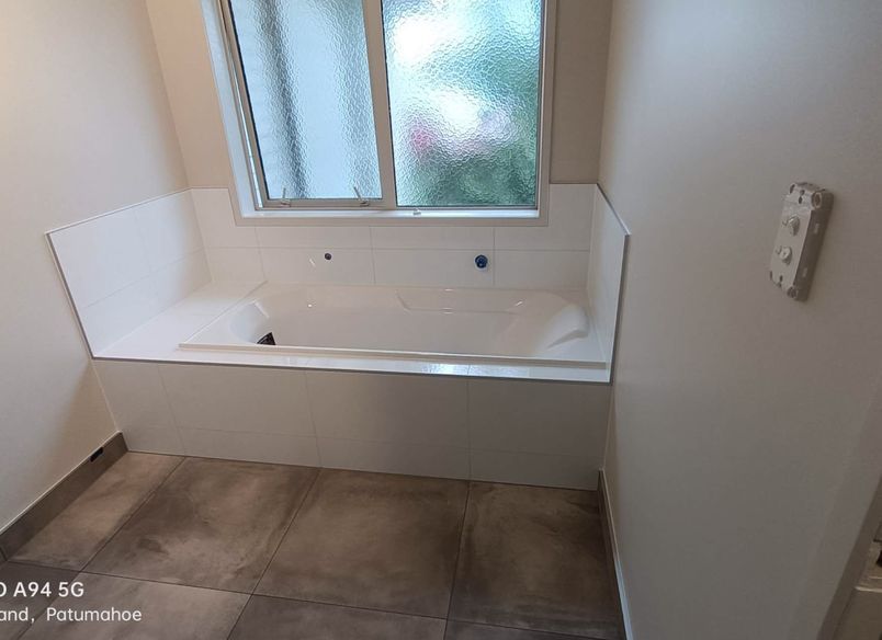 Damn Good Tiling - bathroom tiling (Refresh Renovation)