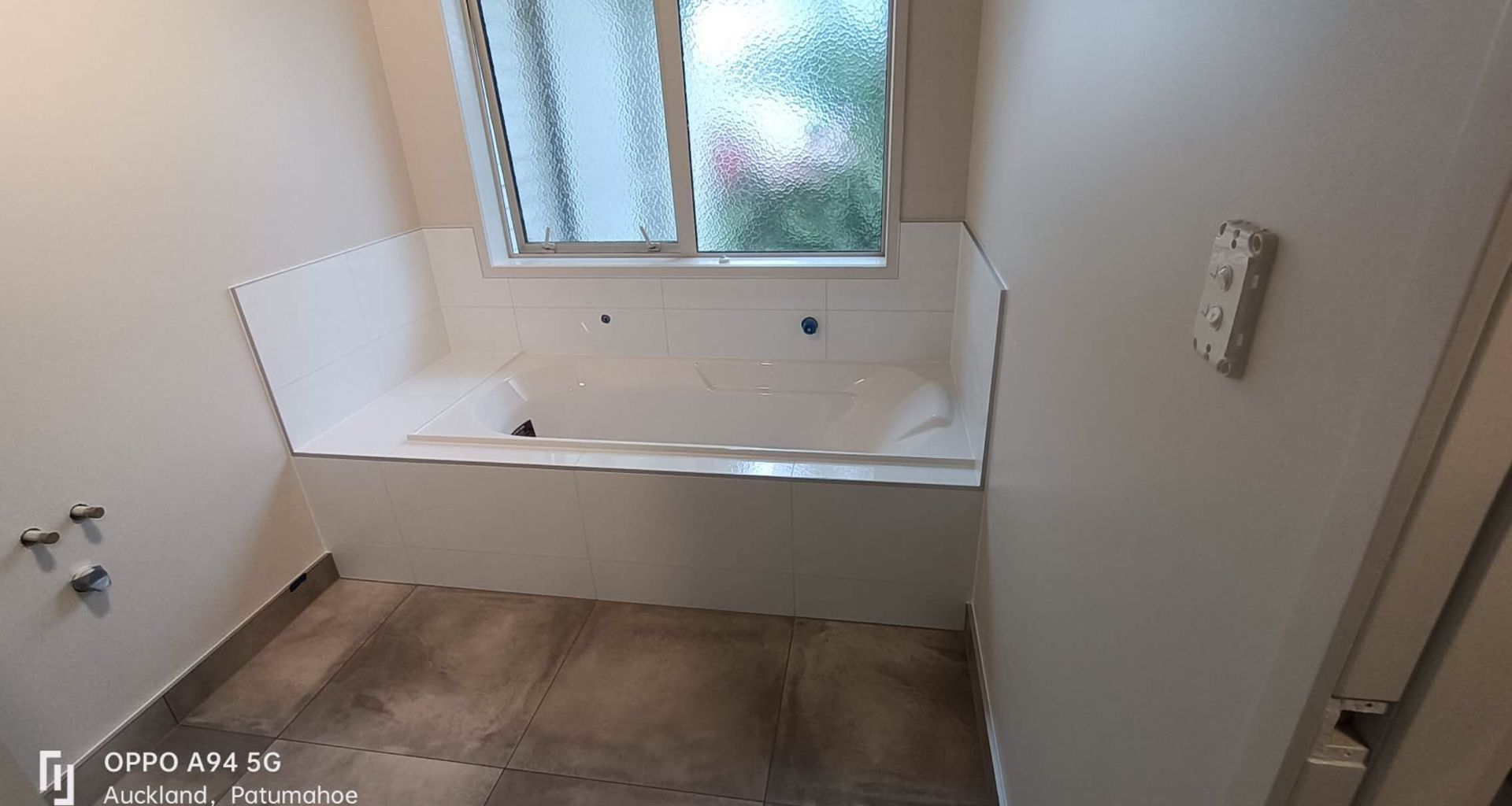 Damn Good Tiling - bathroom tiling (Refresh Renovation) banner