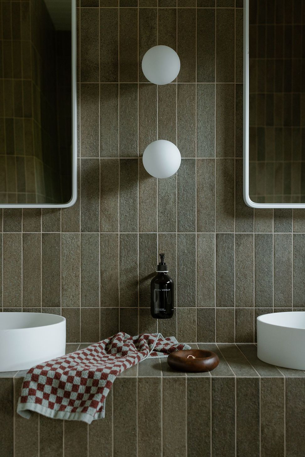 Whananaki Beach Retreat / Alex Walls, Walls Studio / Bathroom. Walls and custom vanity: Fornace Verde Muschio 60x240mm.