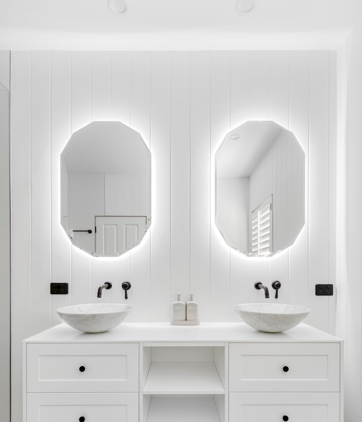 BarlowBathroomsH2-8.jpg