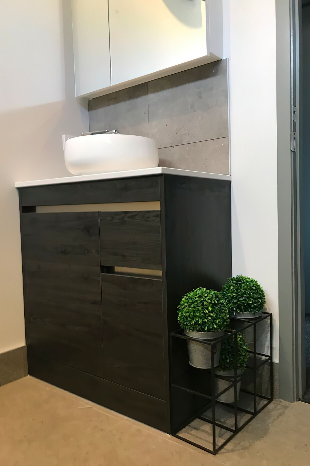 BarryStreetbathroomreno-1.jpg