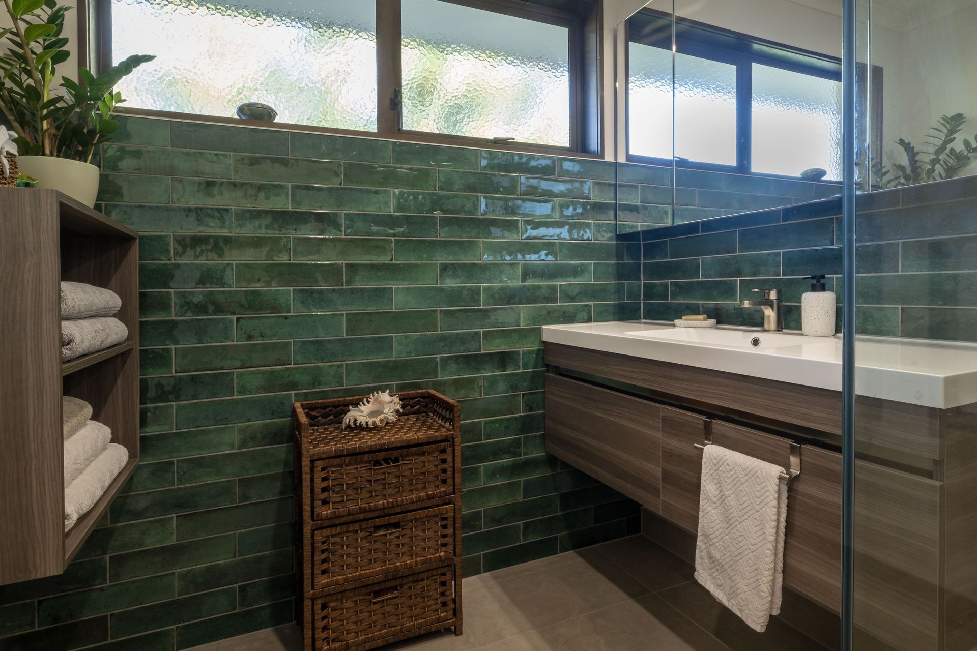 Transforming an Outdated Bathroom into a Relaxing and Luxurious Space