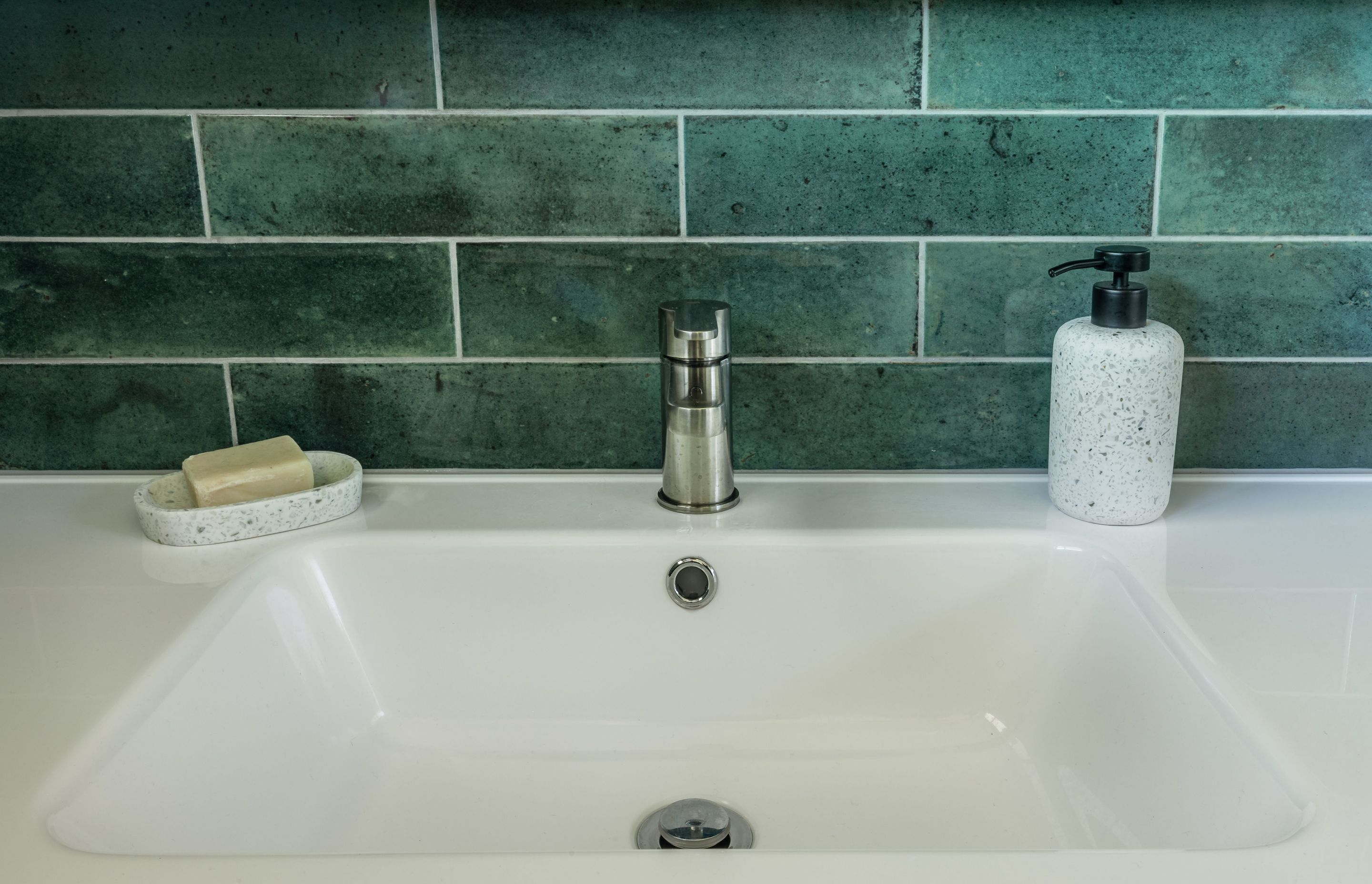 Transforming an Outdated Bathroom into a Relaxing and Luxurious Space