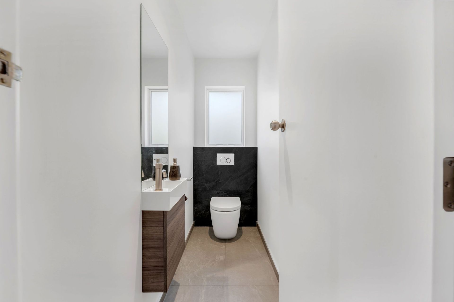 We reimagined this layout to maximise light, flow, and function, with storage exactly where it’s needed.