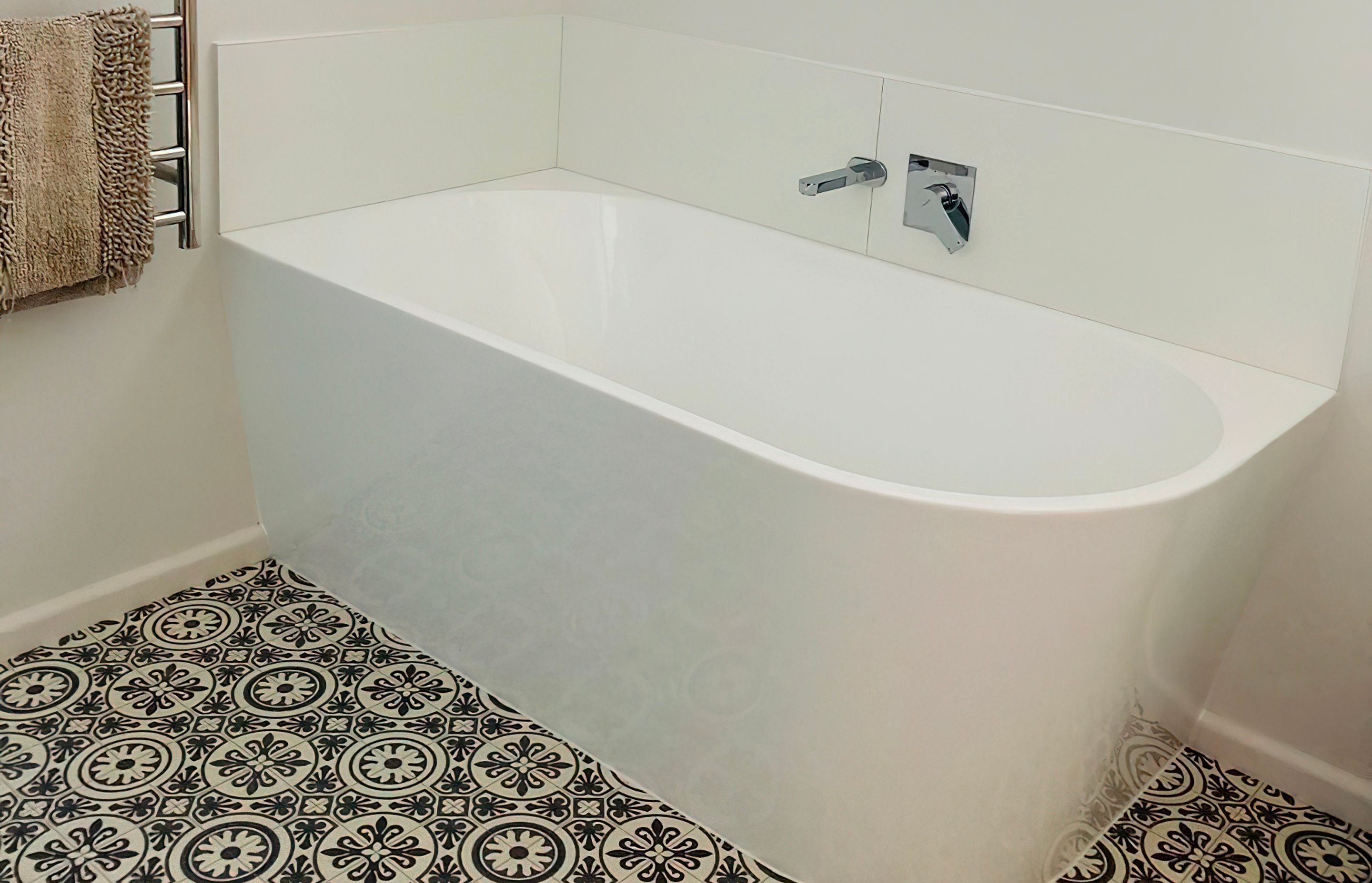 CarolineRdbath-1.jpeg