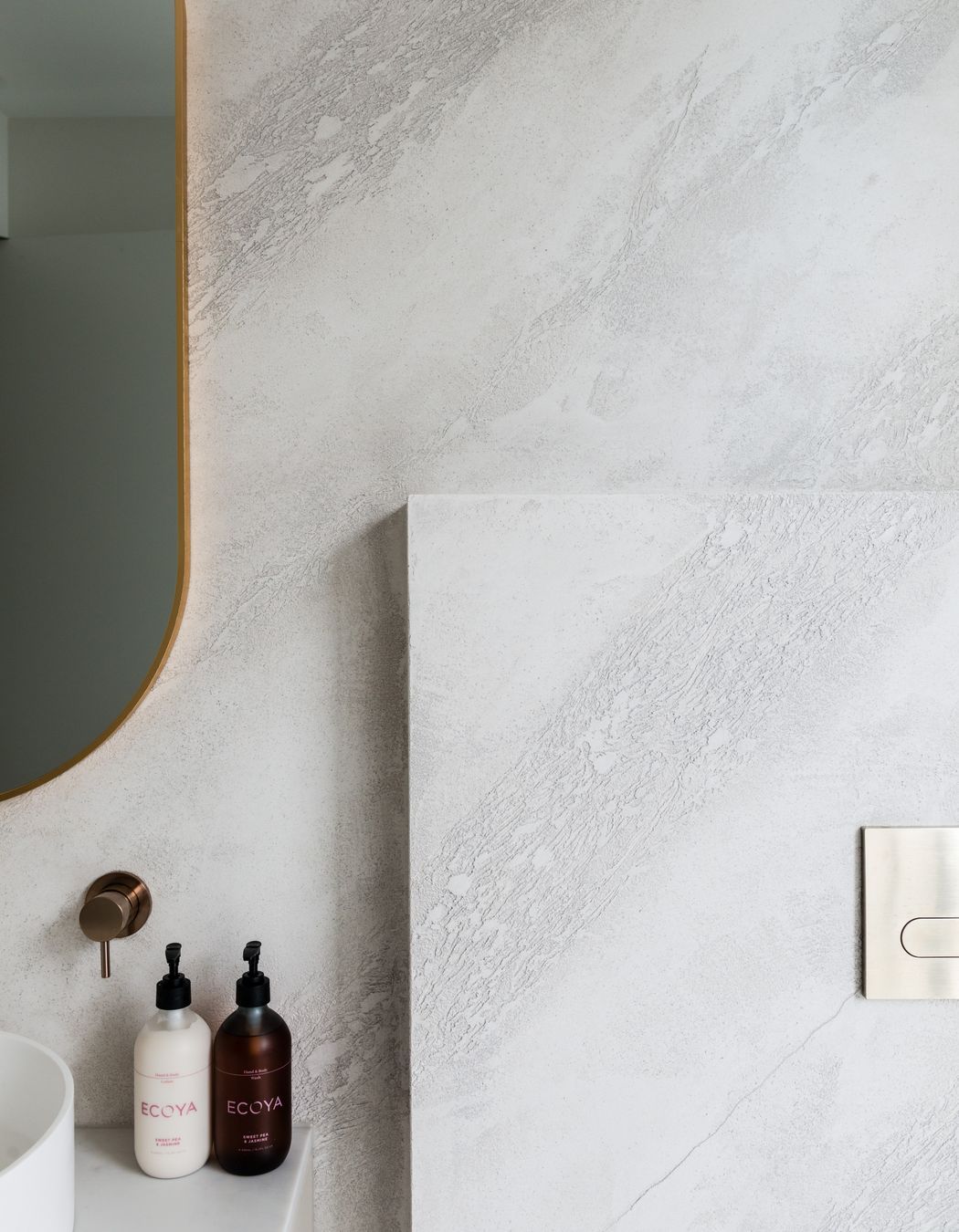 Oakbridge - Textured walls