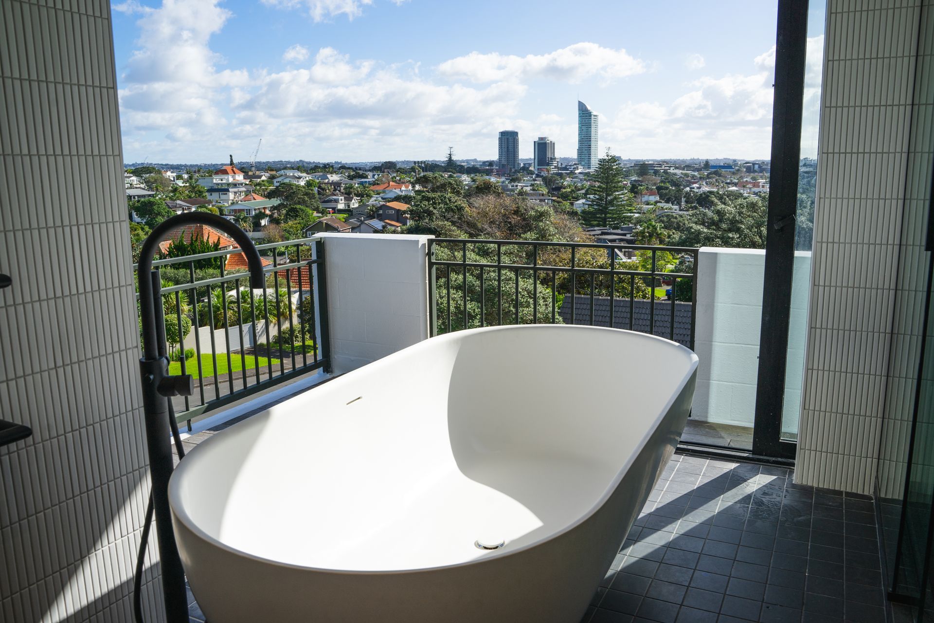 Clifton Road penthouse apartment in Takapuna