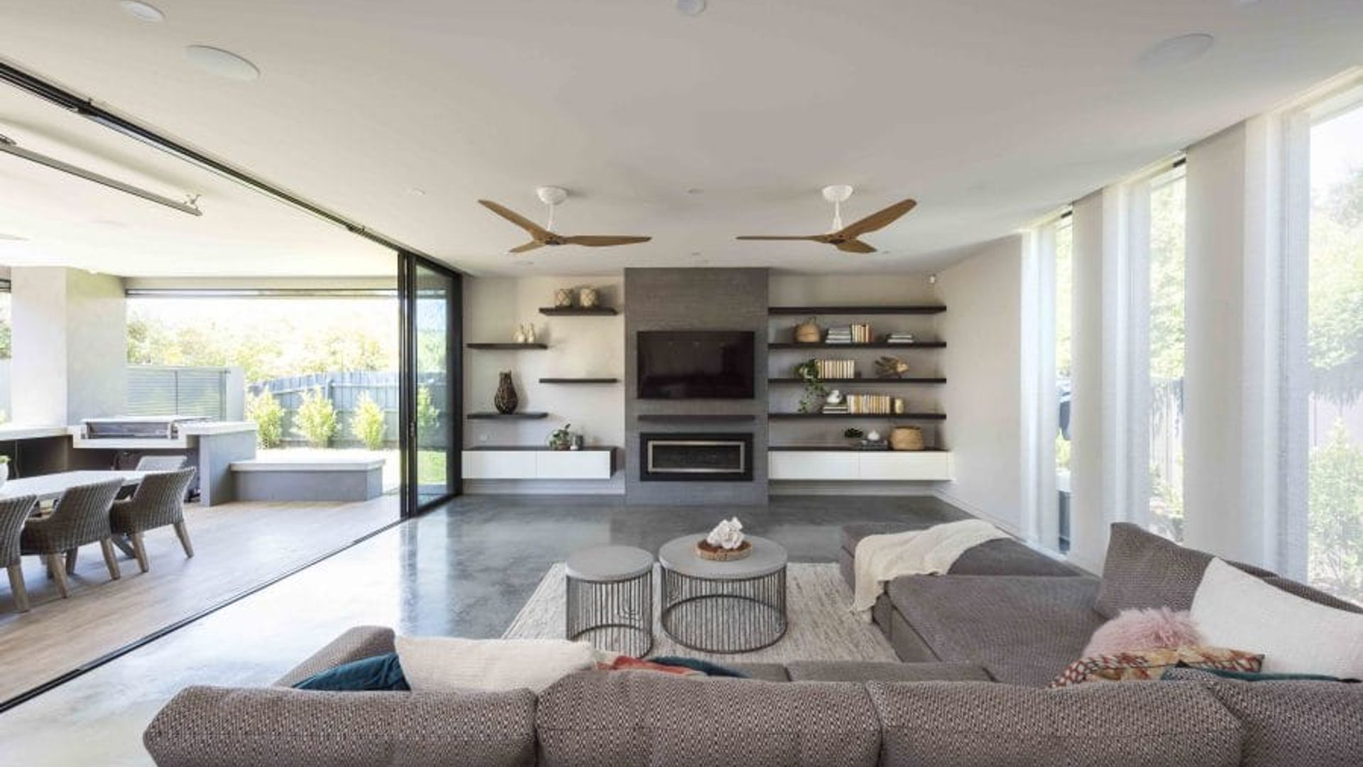 Beachside Family Home banner