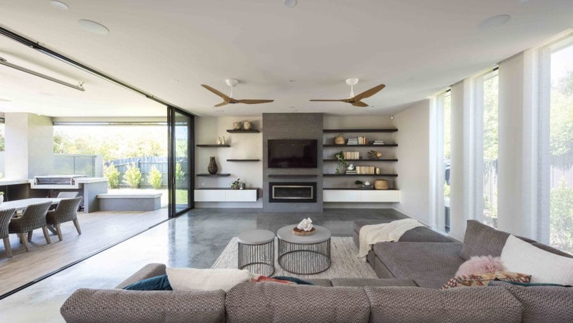 Beachside Family Home banner