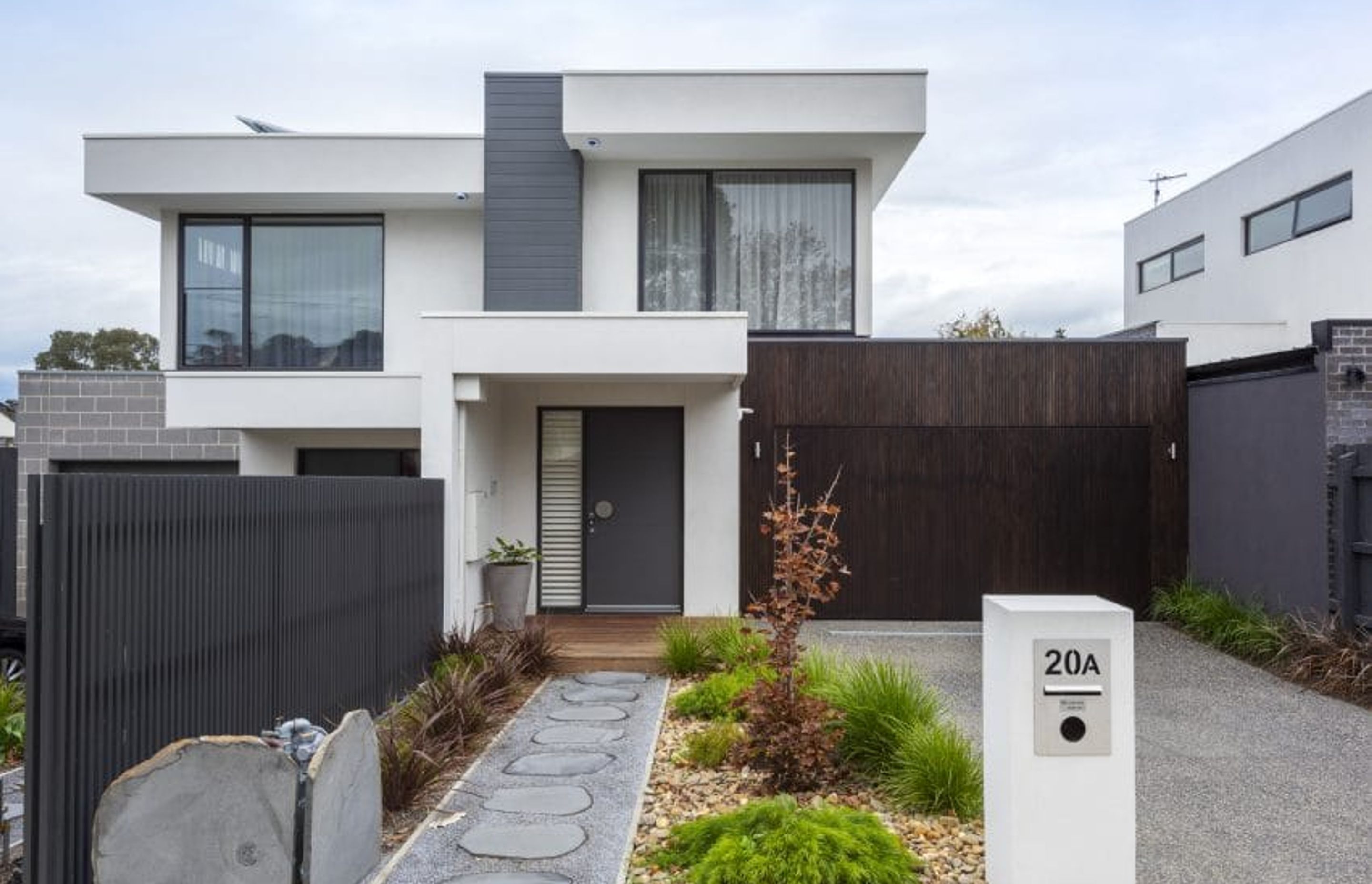 MODERN LIVING