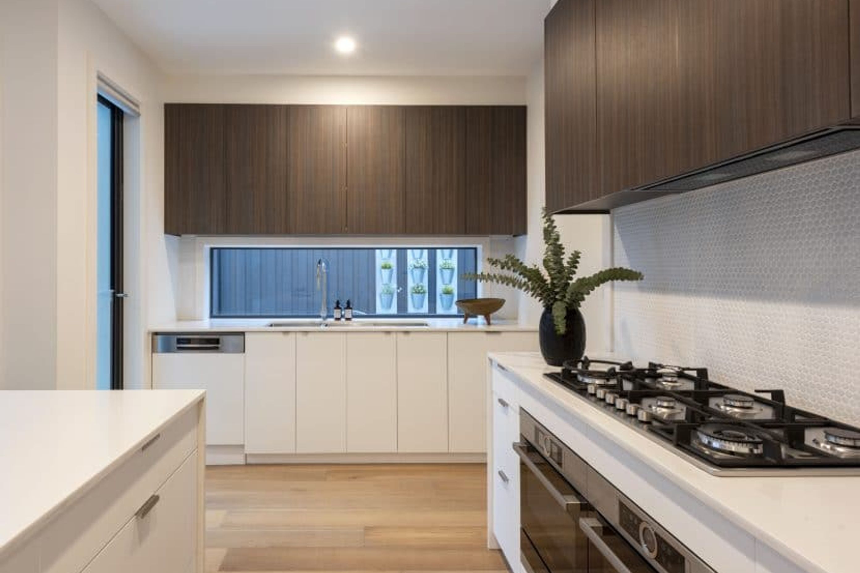 MODERN LIVING