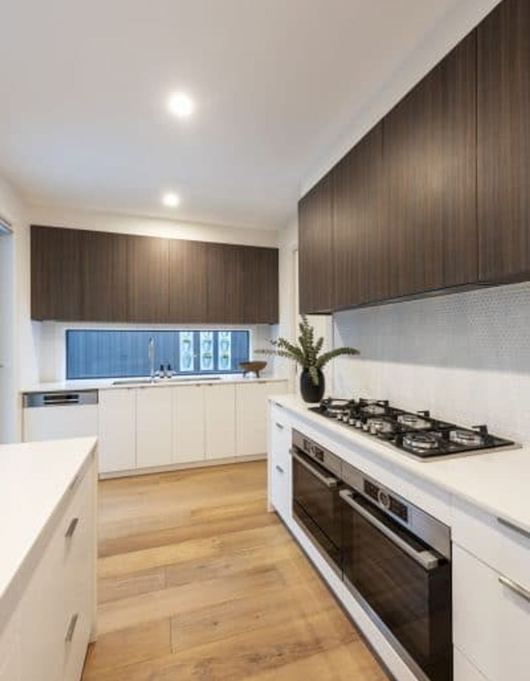 MODERN LIVING