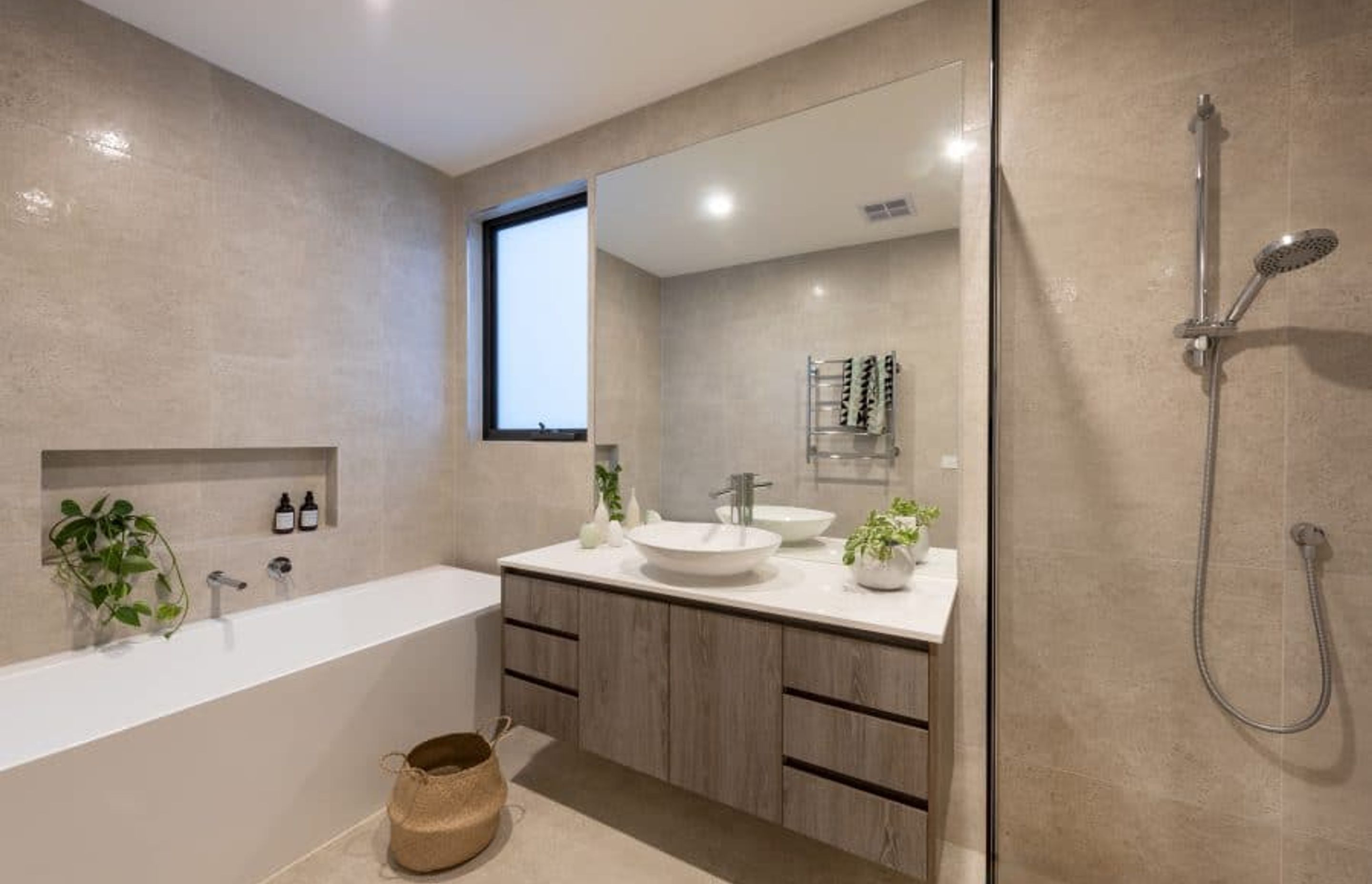 MODERN LIVING