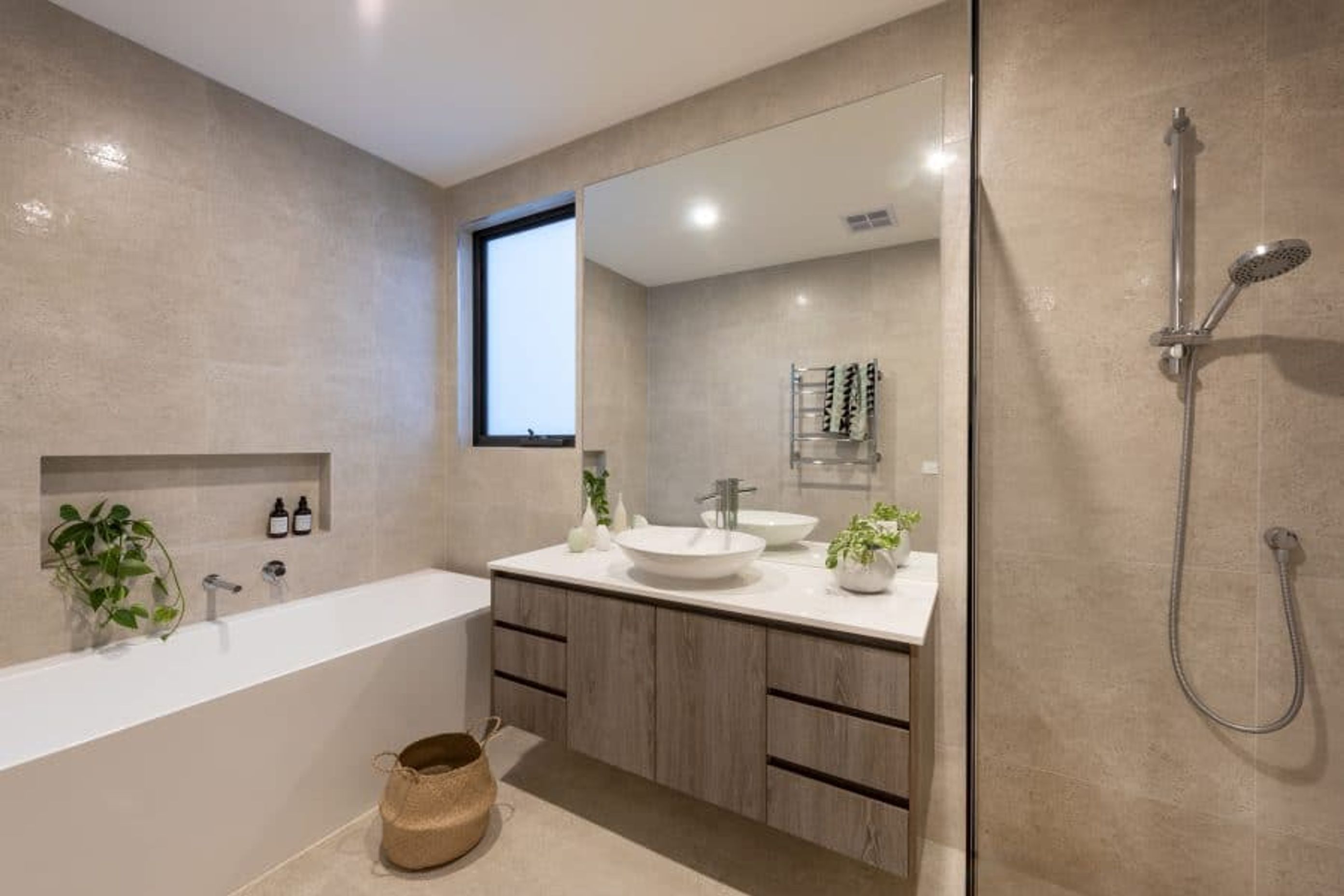 MODERN LIVING