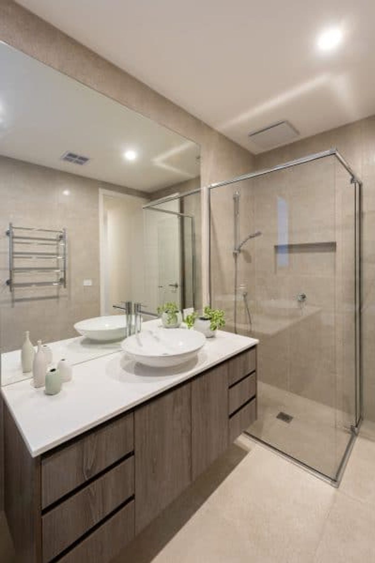 MODERN LIVING