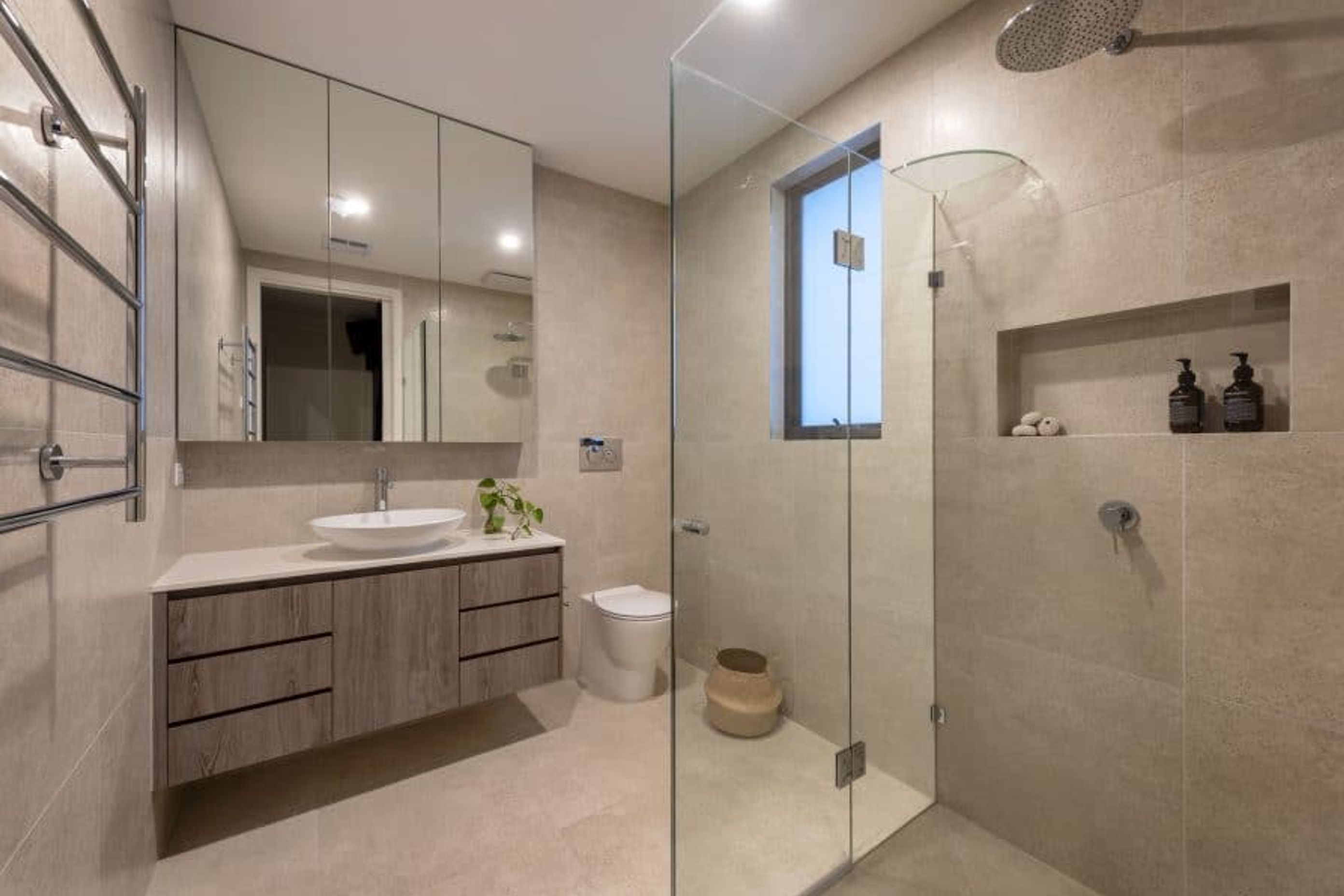 MODERN LIVING