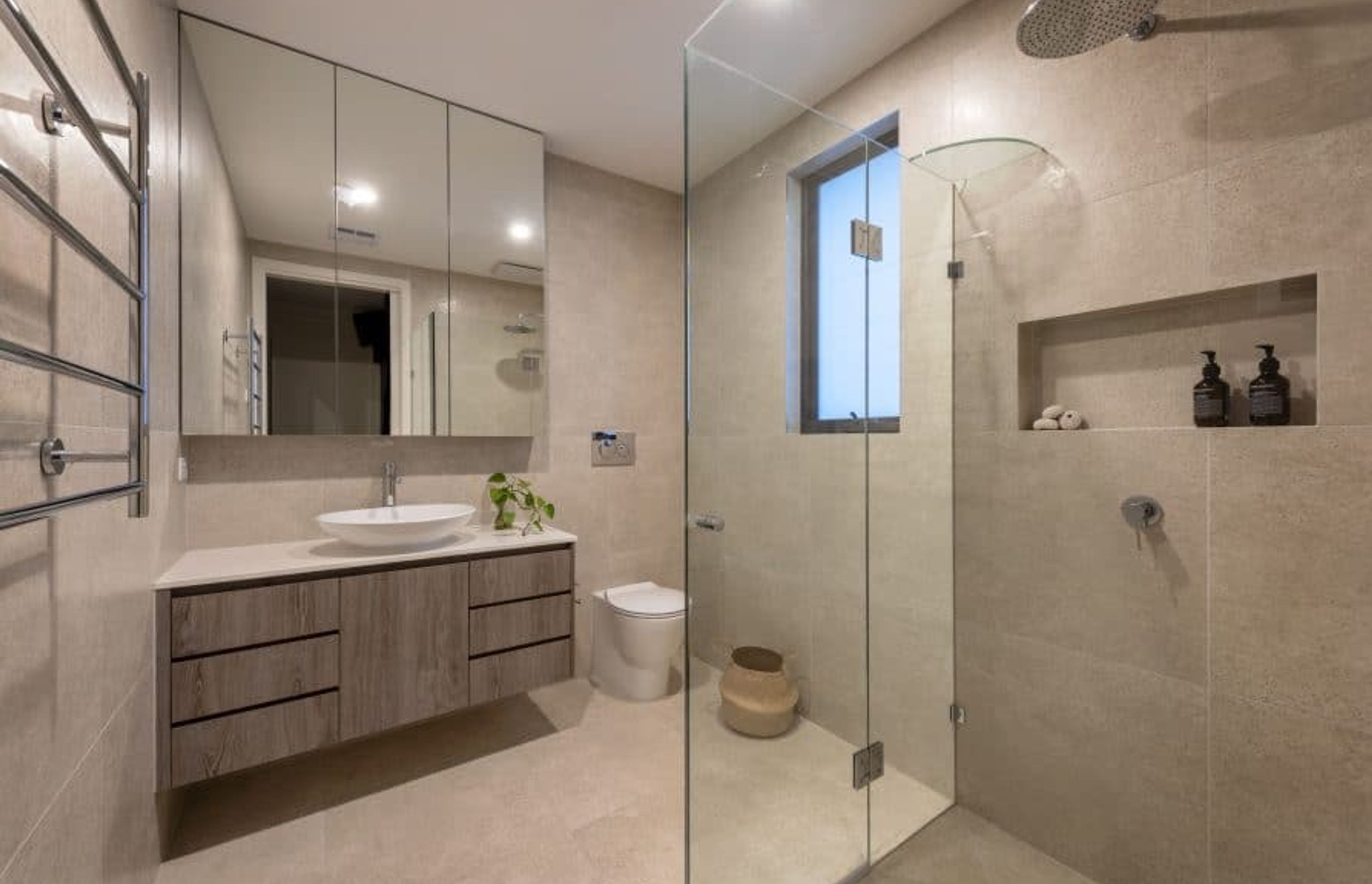 MODERN LIVING